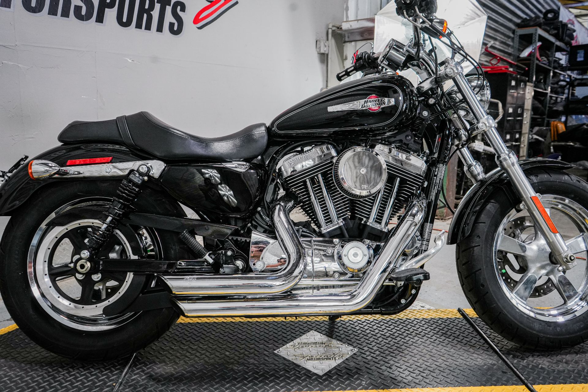 2016 Harley-Davidson 1200 Custom in Sacramento, California - Photo 8