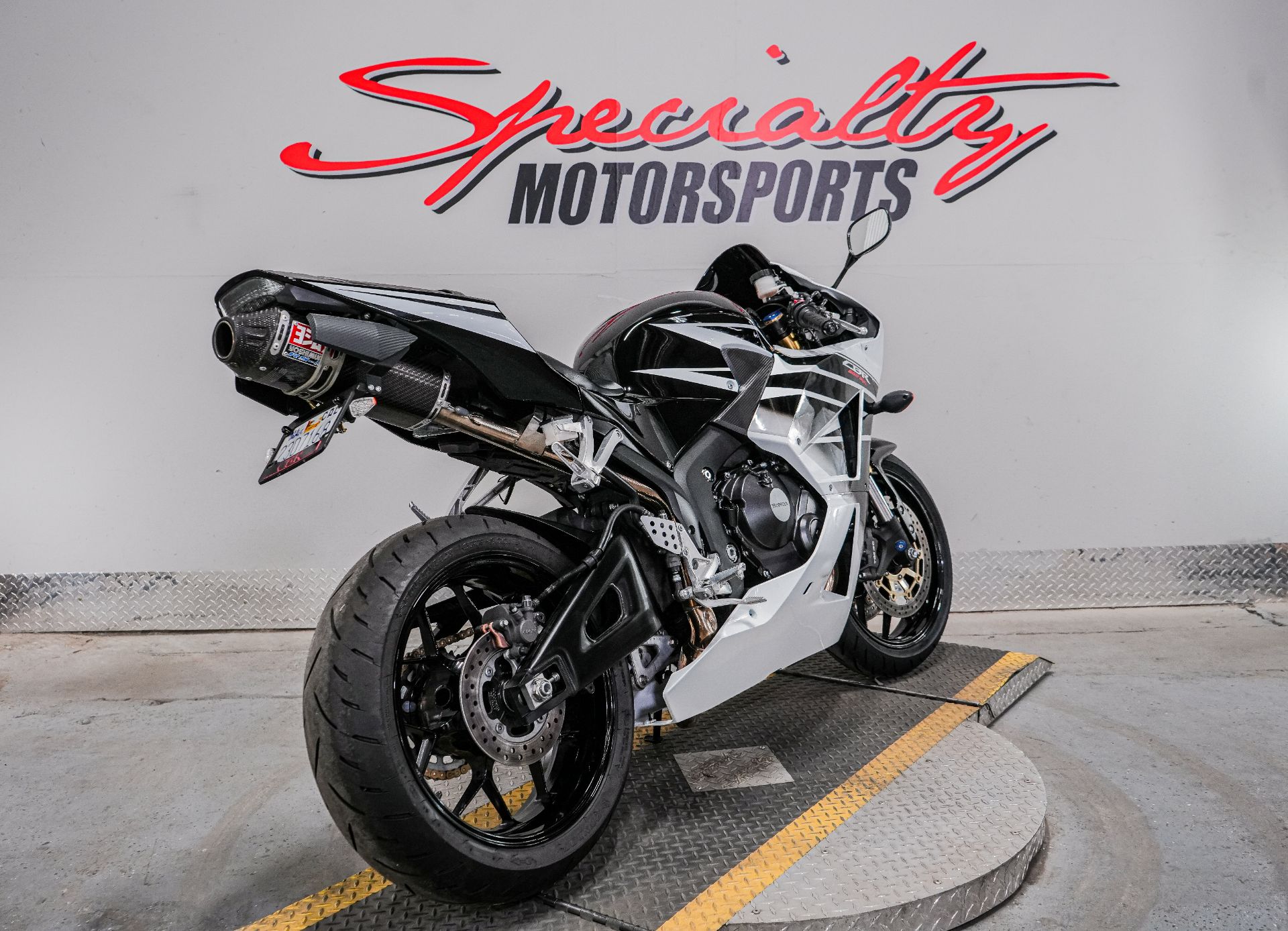 2018 Honda CBR600RR in Sacramento, California - Photo 2