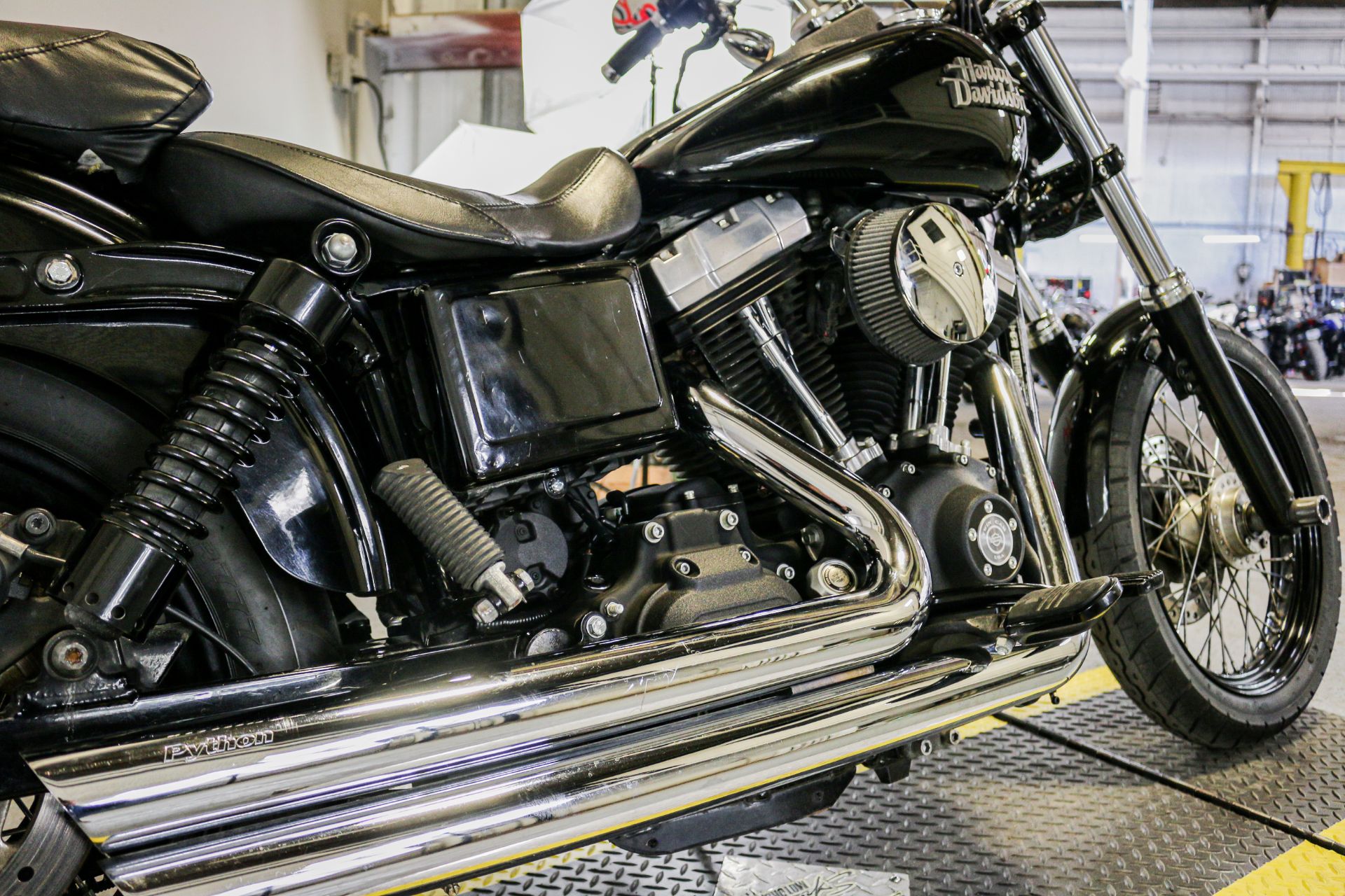 2011 Harley-Davidson Dyna® Street Bob® in Sacramento, California - Photo 8