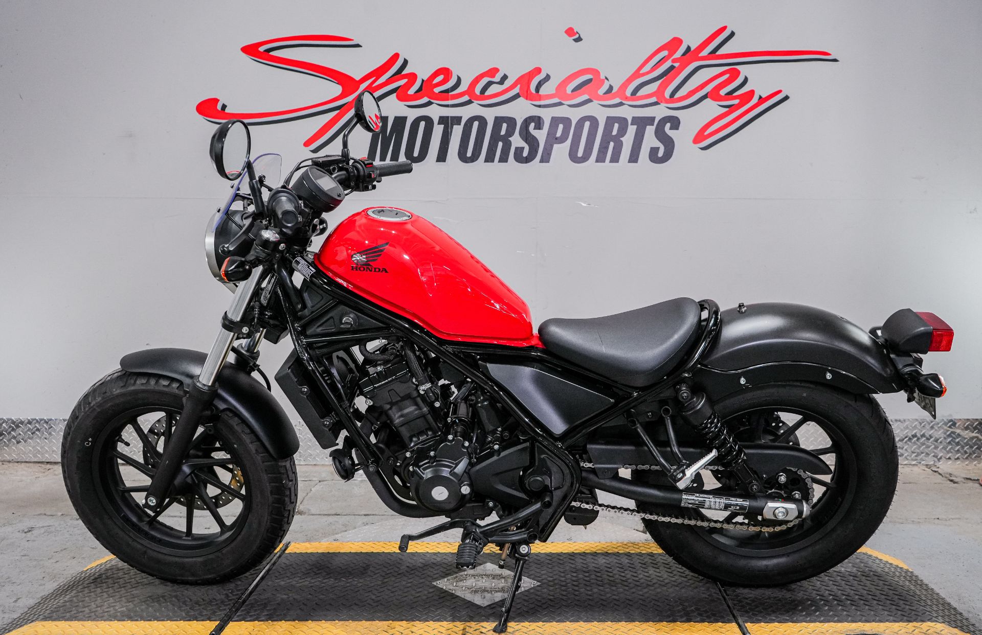 2017 Honda Rebel 300 in Sacramento, California - Photo 4