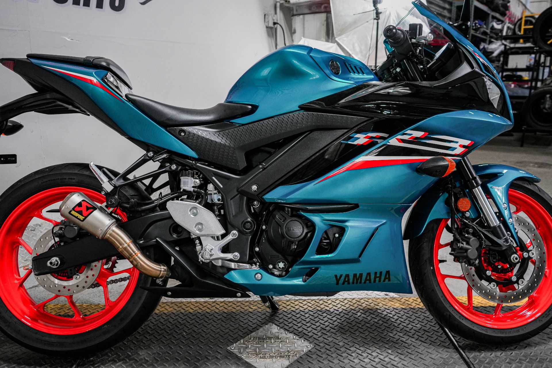 2021 Yamaha YZF-R3 ABS in Sacramento, California - Photo 9