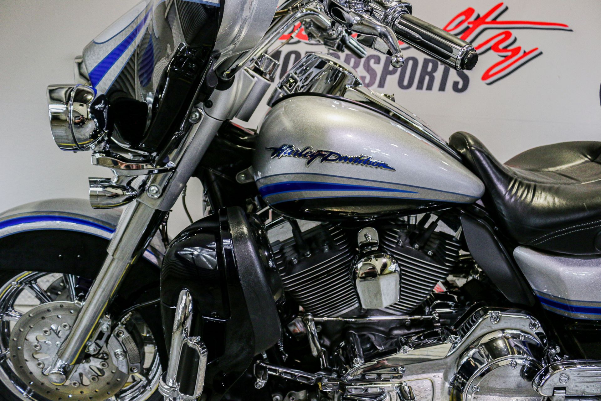 2009 Harley-Davidson CVO™ Ultra Classic® Electra Glide® in Sacramento, California - Photo 5