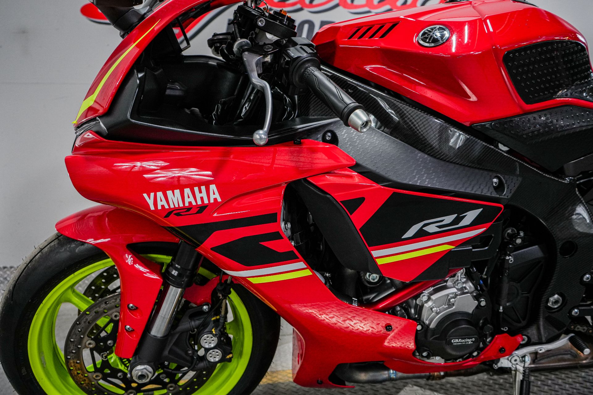 2015 Yamaha YZF-R1 in Sacramento, California - Photo 5