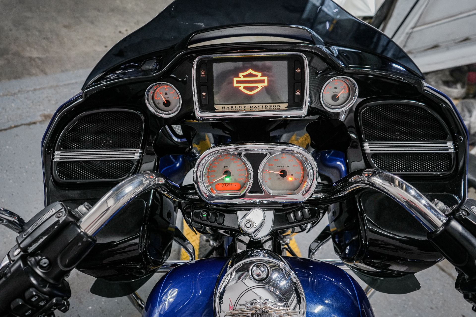 2016 Harley-Davidson Road Glide® Special in Sacramento, California - Photo 9