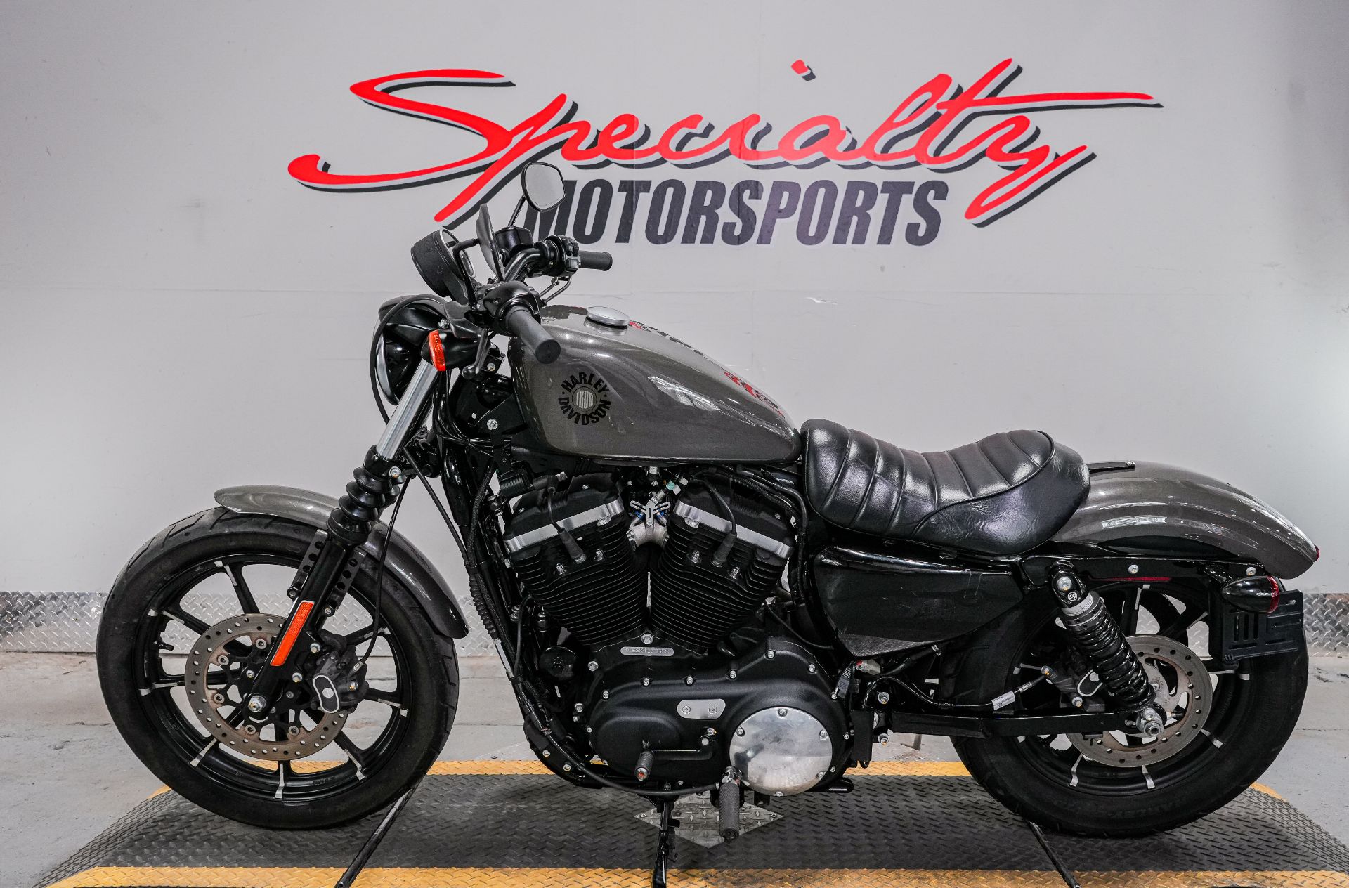 2019 Harley-Davidson Iron 883™ in Sacramento, California - Photo 4