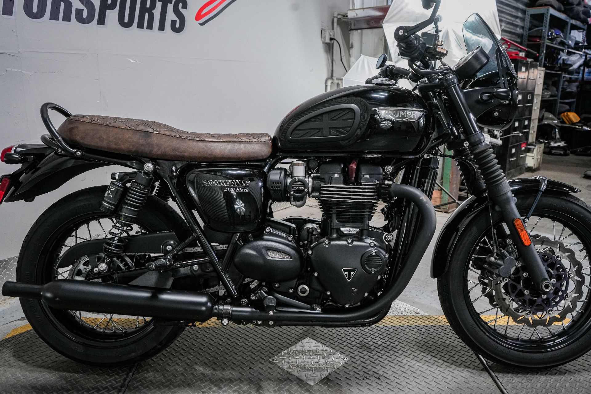 2017 Triumph Bonneville T120 in Sacramento, California - Photo 9