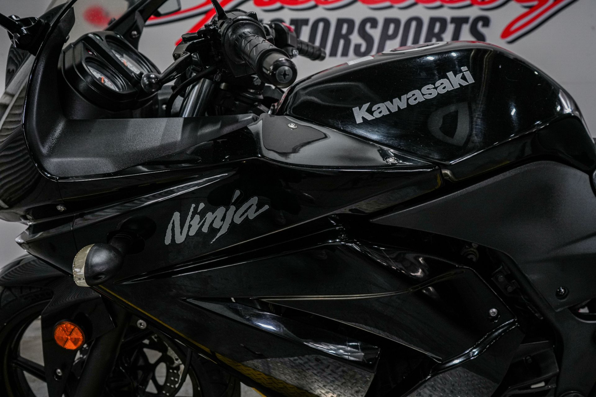 2011 Kawasaki Ninja® 250R in Sacramento, California - Photo 5