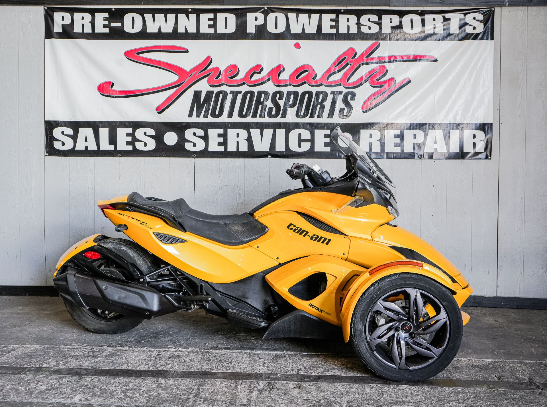 2013 Can-Am Spyder® ST-S SE5 in Sacramento, California - Photo 2