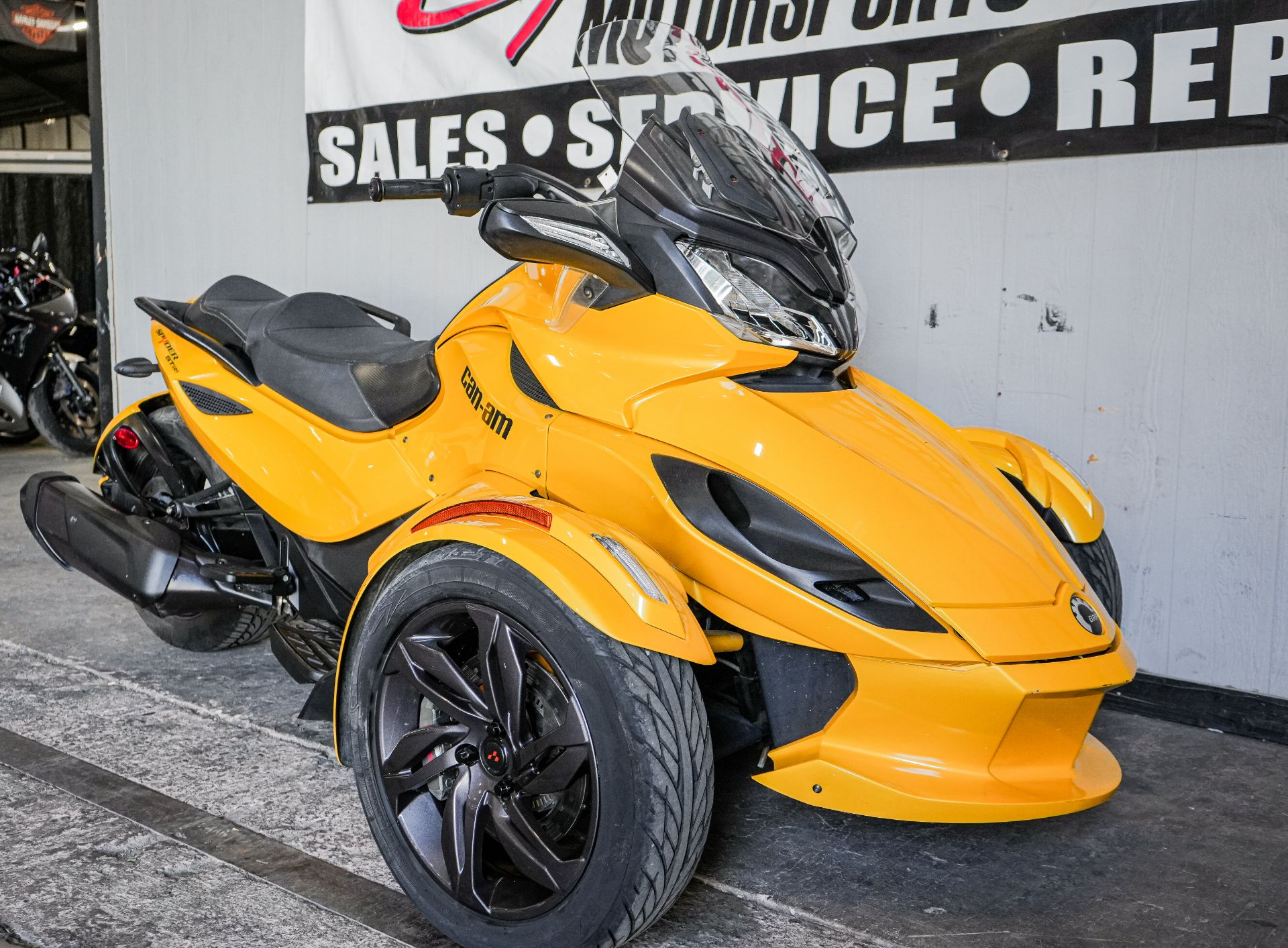 2013 Can-Am Spyder® ST-S SE5 in Sacramento, California - Photo 3