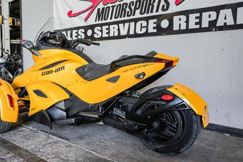 2013 Can-Am Spyder® ST-S SE5 in Sacramento, California - Photo 6