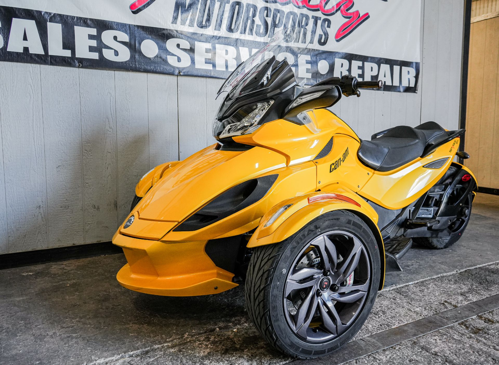 2013 Can-Am Spyder® ST-S SE5 in Sacramento, California - Photo 7