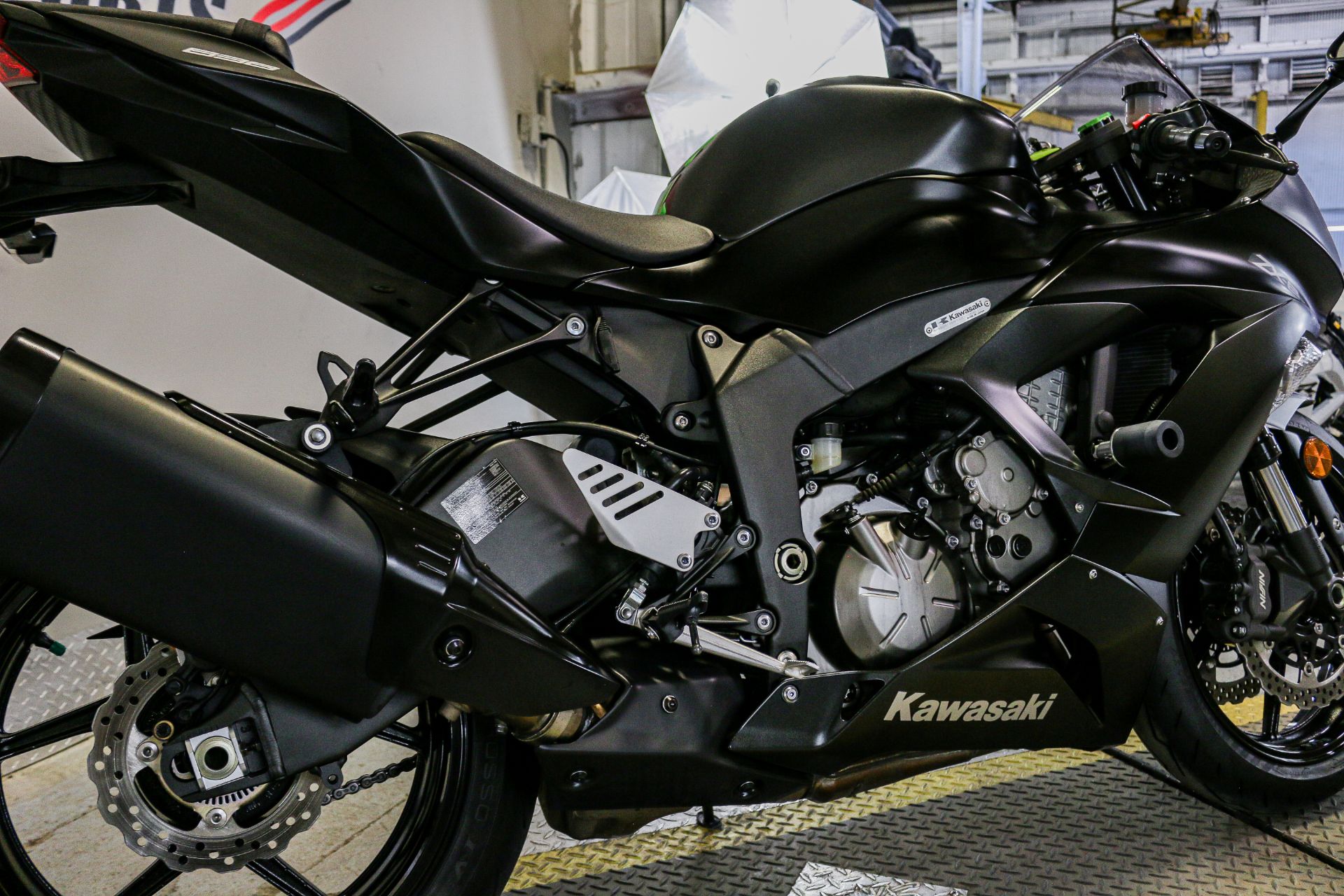 2015 Kawasaki Ninja® ZX™-6R in Sacramento, California - Photo 9