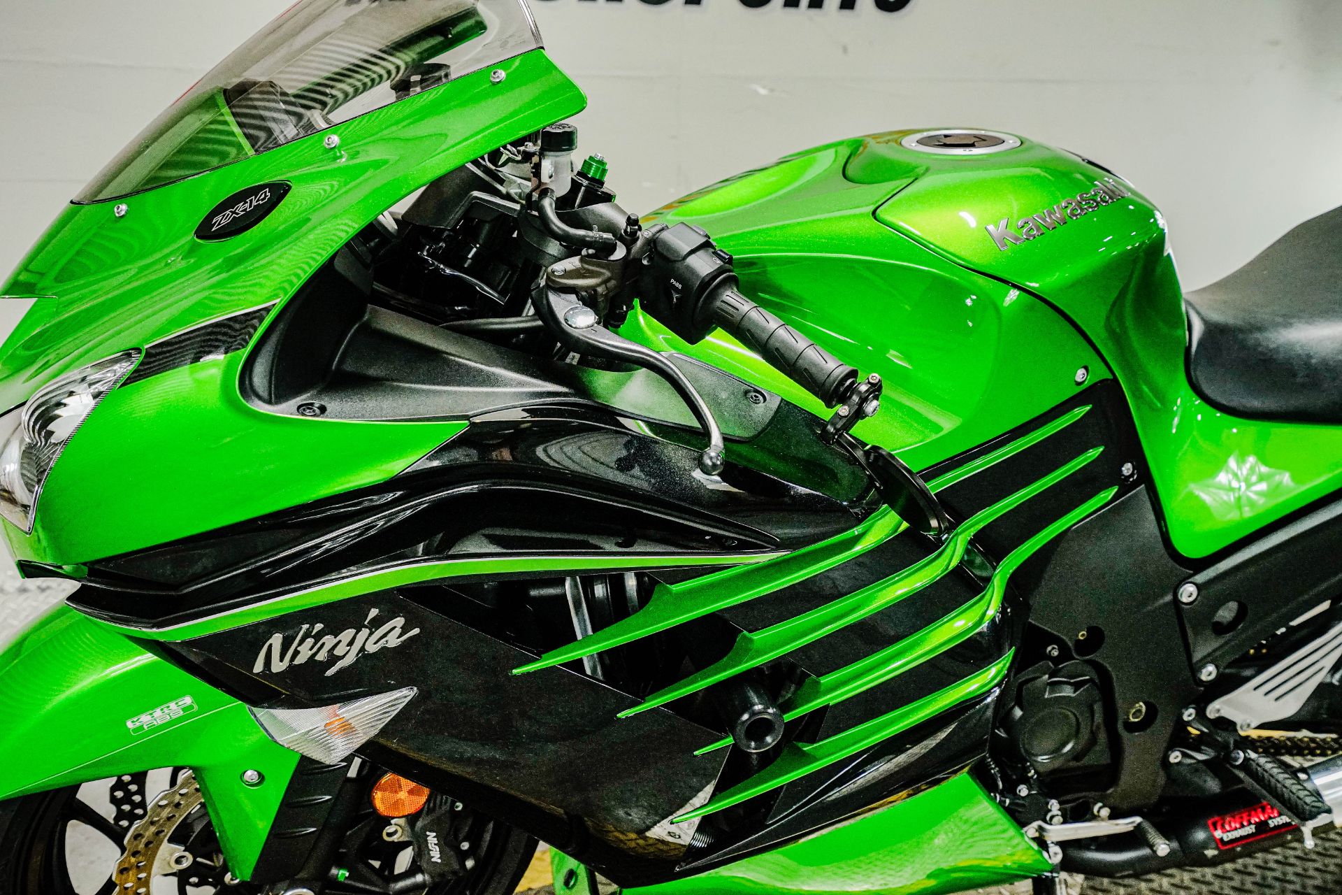 2015 Kawasaki Ninja® ZX™-14R ABS in Sacramento, California - Photo 6