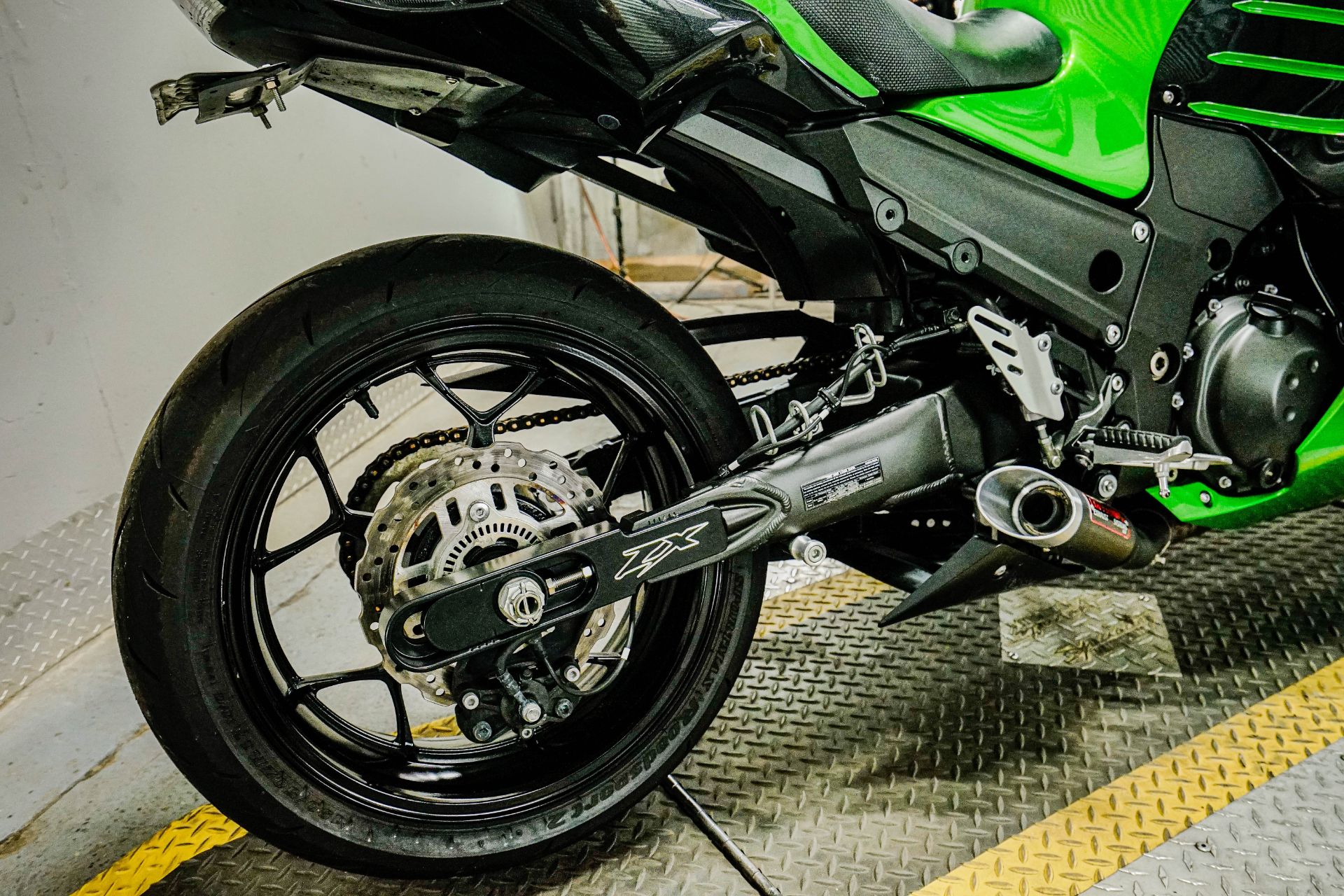 2015 Kawasaki Ninja® ZX™-14R ABS in Sacramento, California - Photo 12