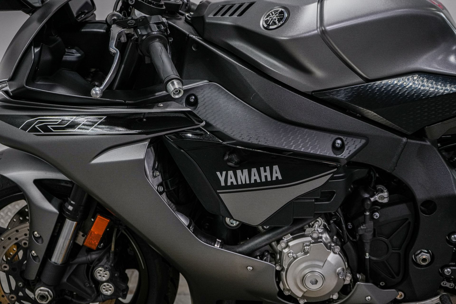 2016 Yamaha YZF-R1 in Sacramento, California - Photo 5
