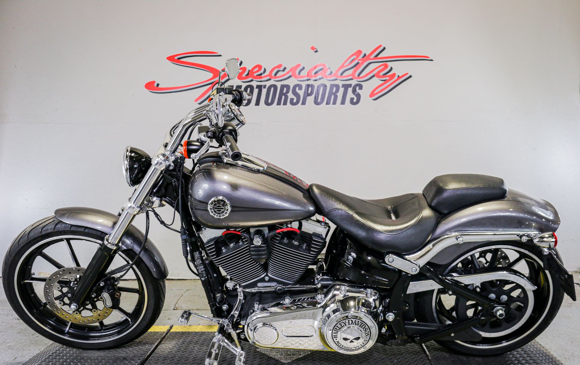 2015 Harley-Davidson Breakout® in Sacramento, California - Photo 4