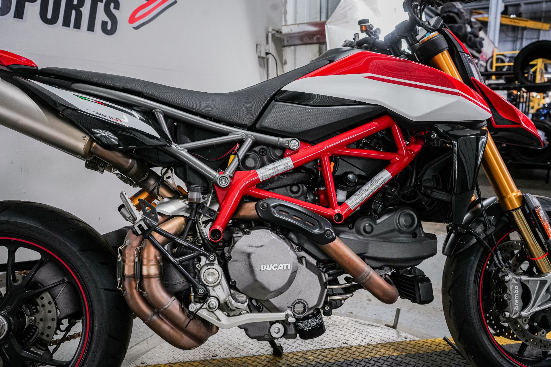 2021 Ducati Hypermotard 950 SP in Sacramento, California - Photo 10