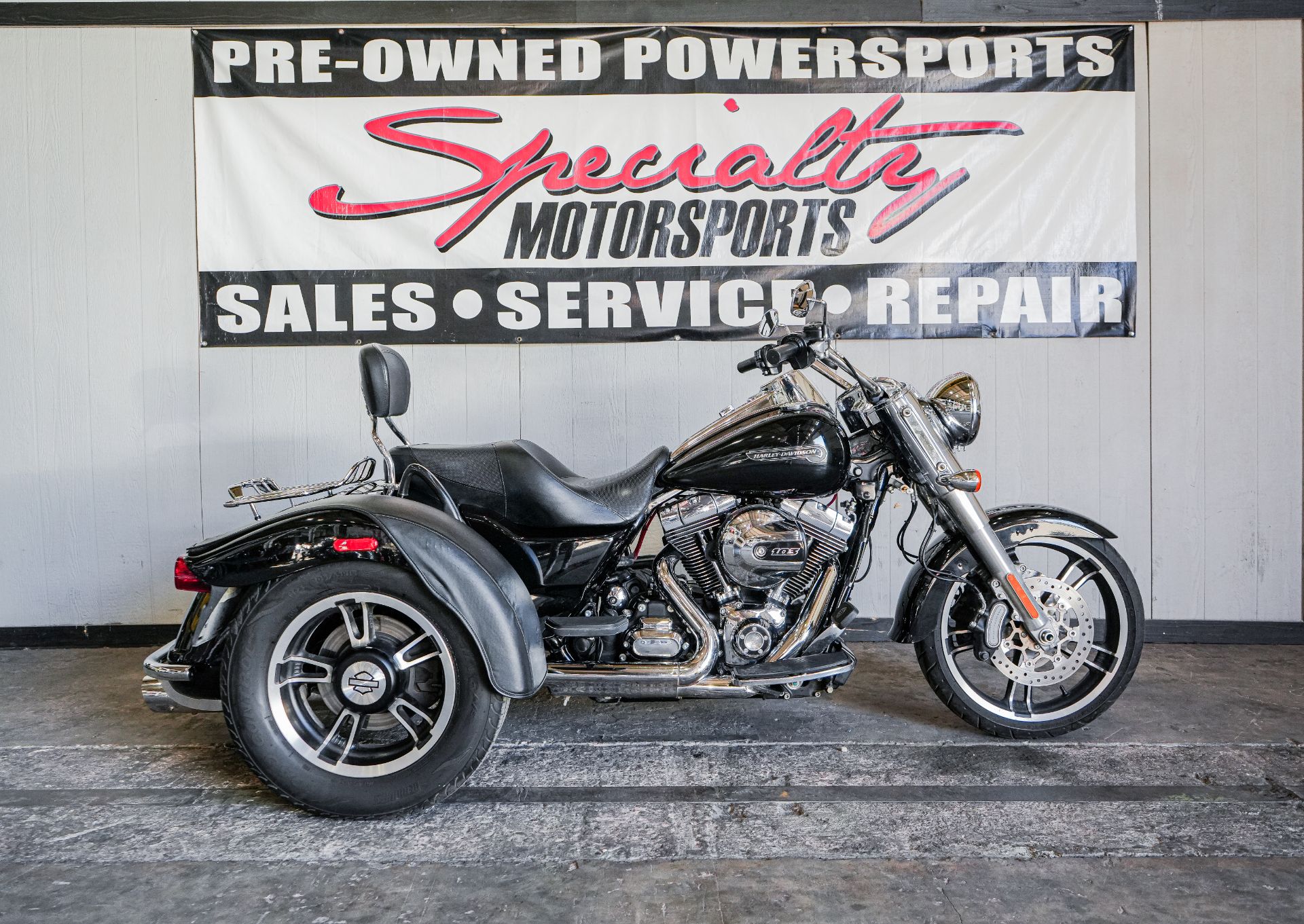 2016 Harley-Davidson Freewheeler™ in Sacramento, California - Photo 2