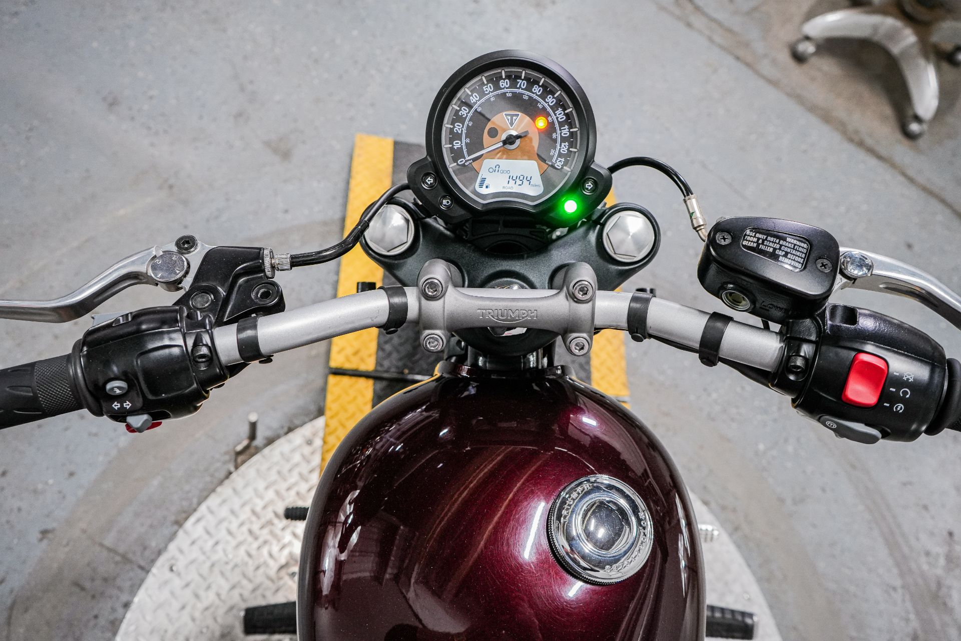 2017 Triumph Bonneville Bobber in Sacramento, California - Photo 10