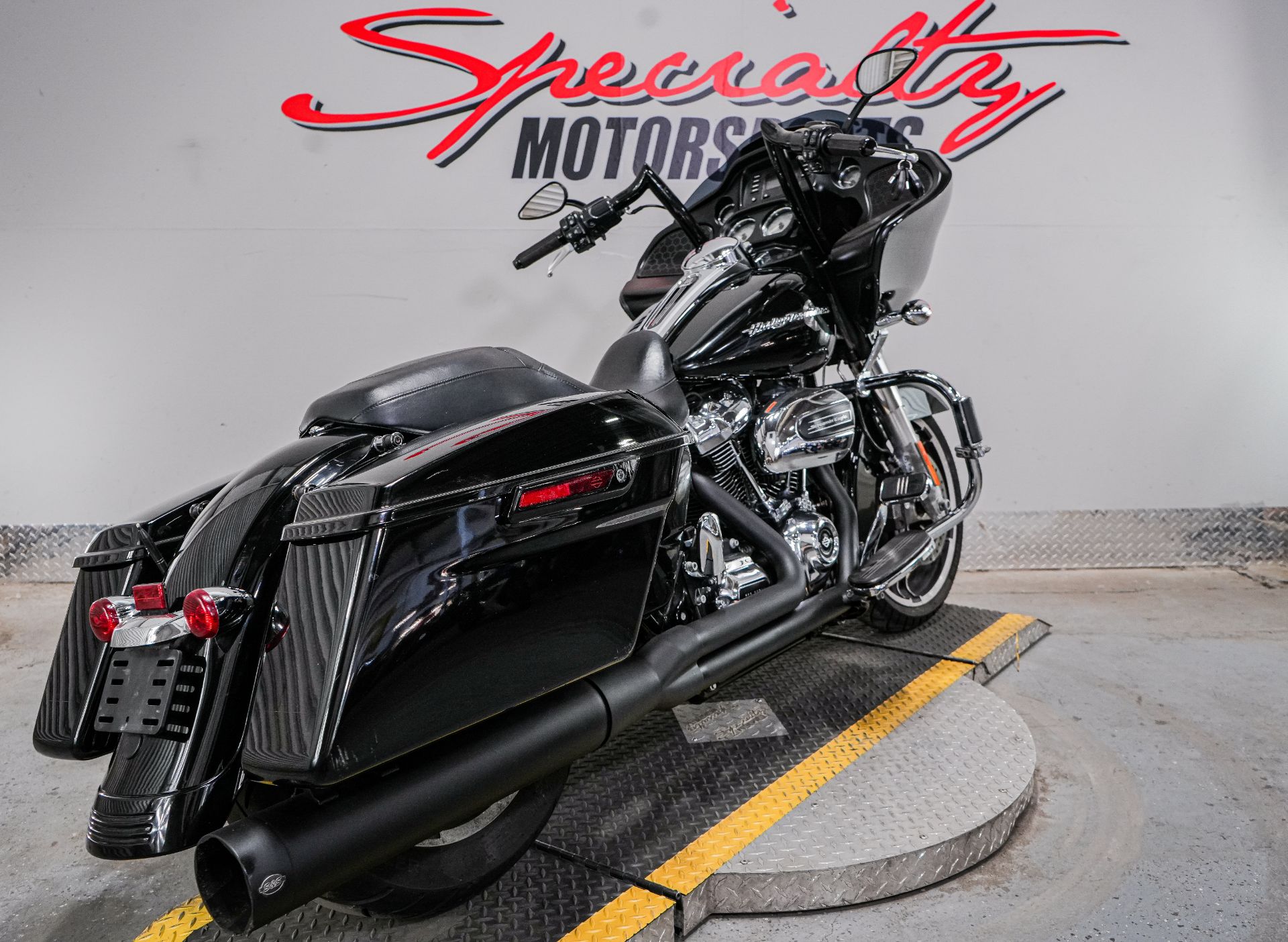 2019 Harley-Davidson Road Glide® in Sacramento, California - Photo 2