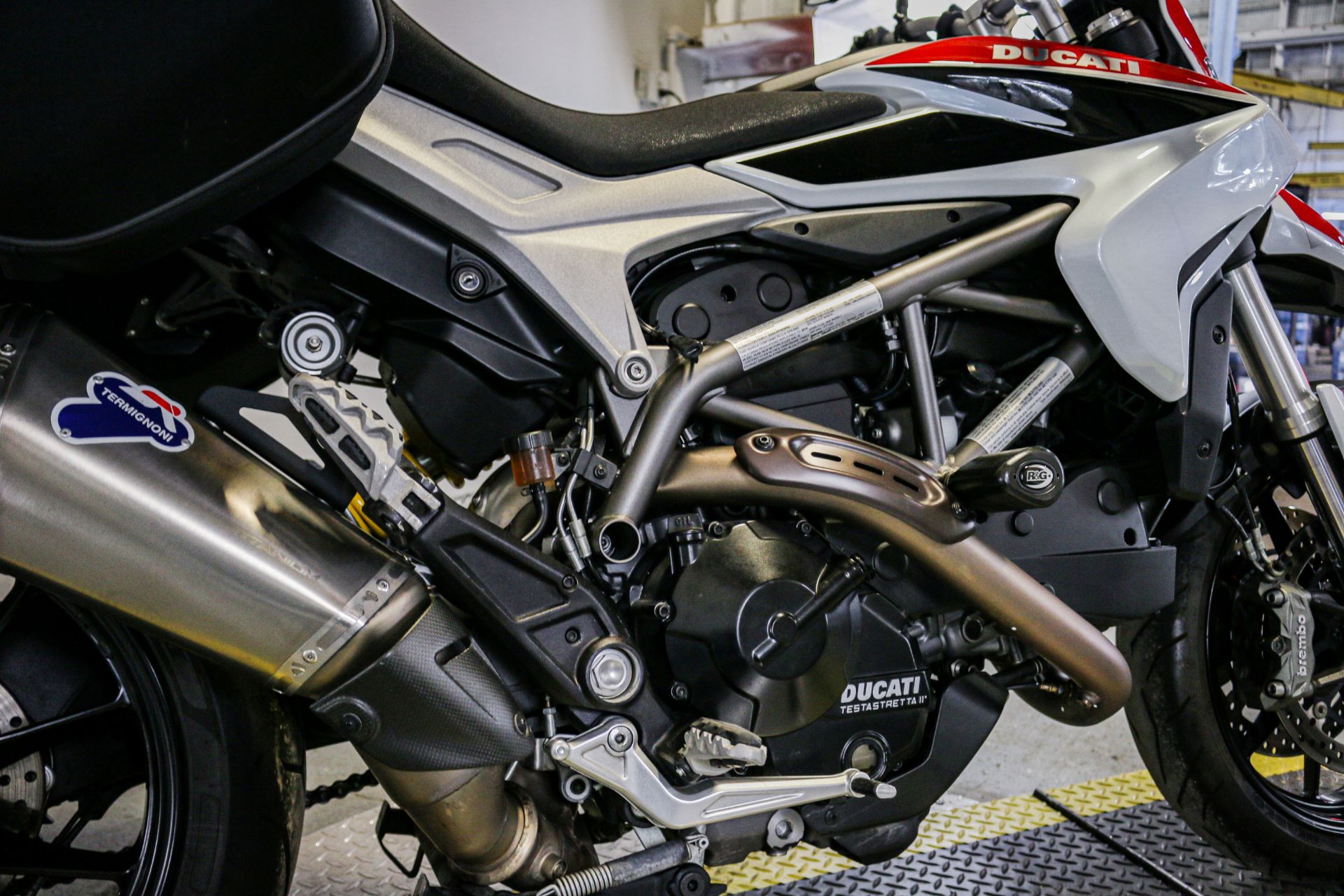 2014 Ducati Hyperstrada in Sacramento, California - Photo 8