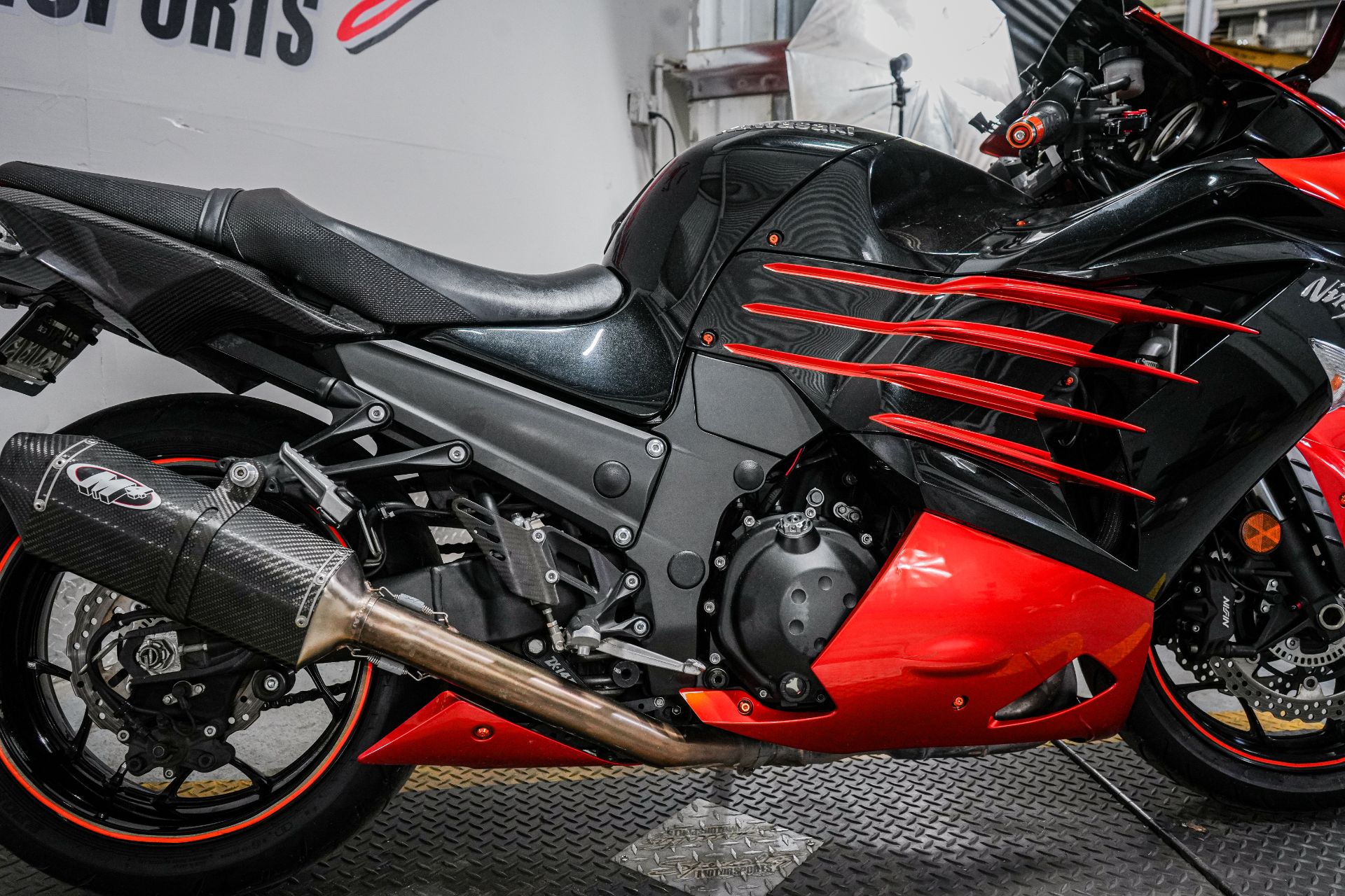 2014 Kawasaki Ninja® ZX™-14R in Sacramento, California - Photo 9