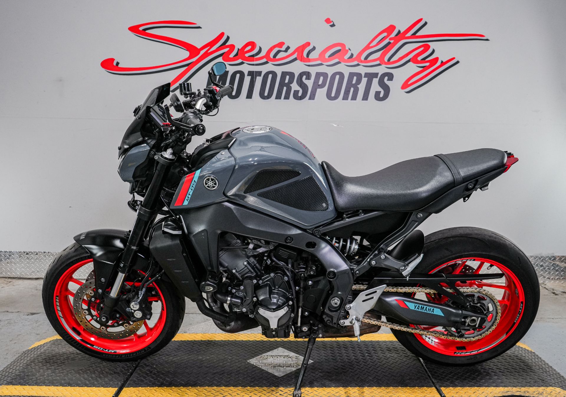 2021 Yamaha MT-09 in Sacramento, California - Photo 4