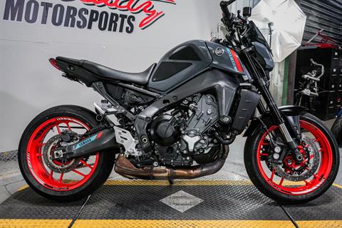 2021 Yamaha MT-09 in Sacramento, California - Photo 9