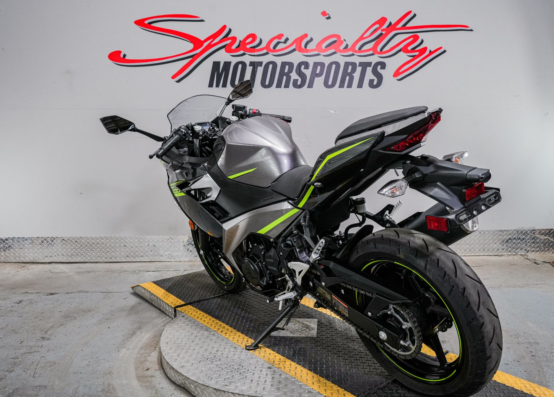 2021 Kawasaki Ninja 400 ABS in Sacramento, California - Photo 3