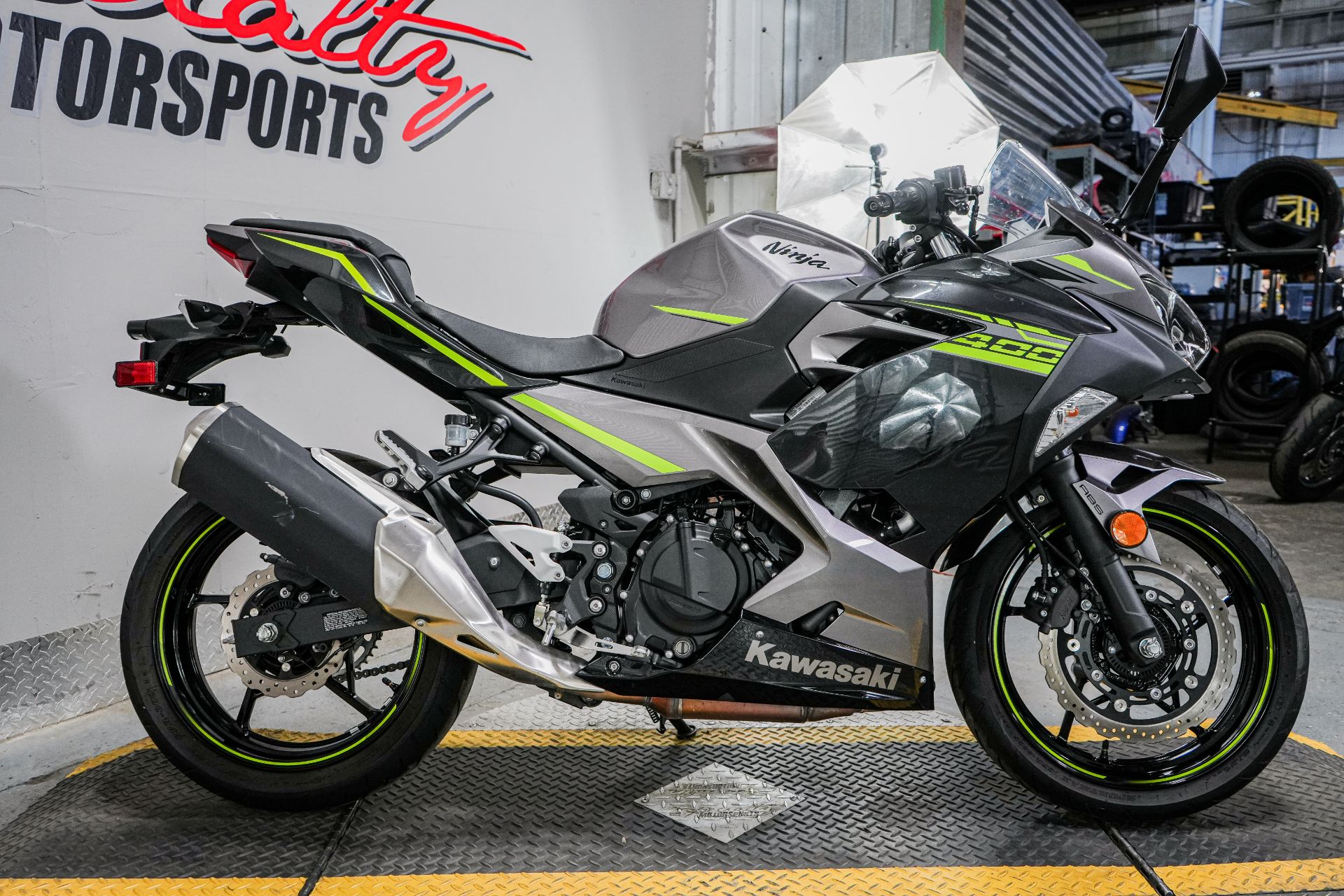 2021 Kawasaki Ninja 400 ABS in Sacramento, California - Photo 9