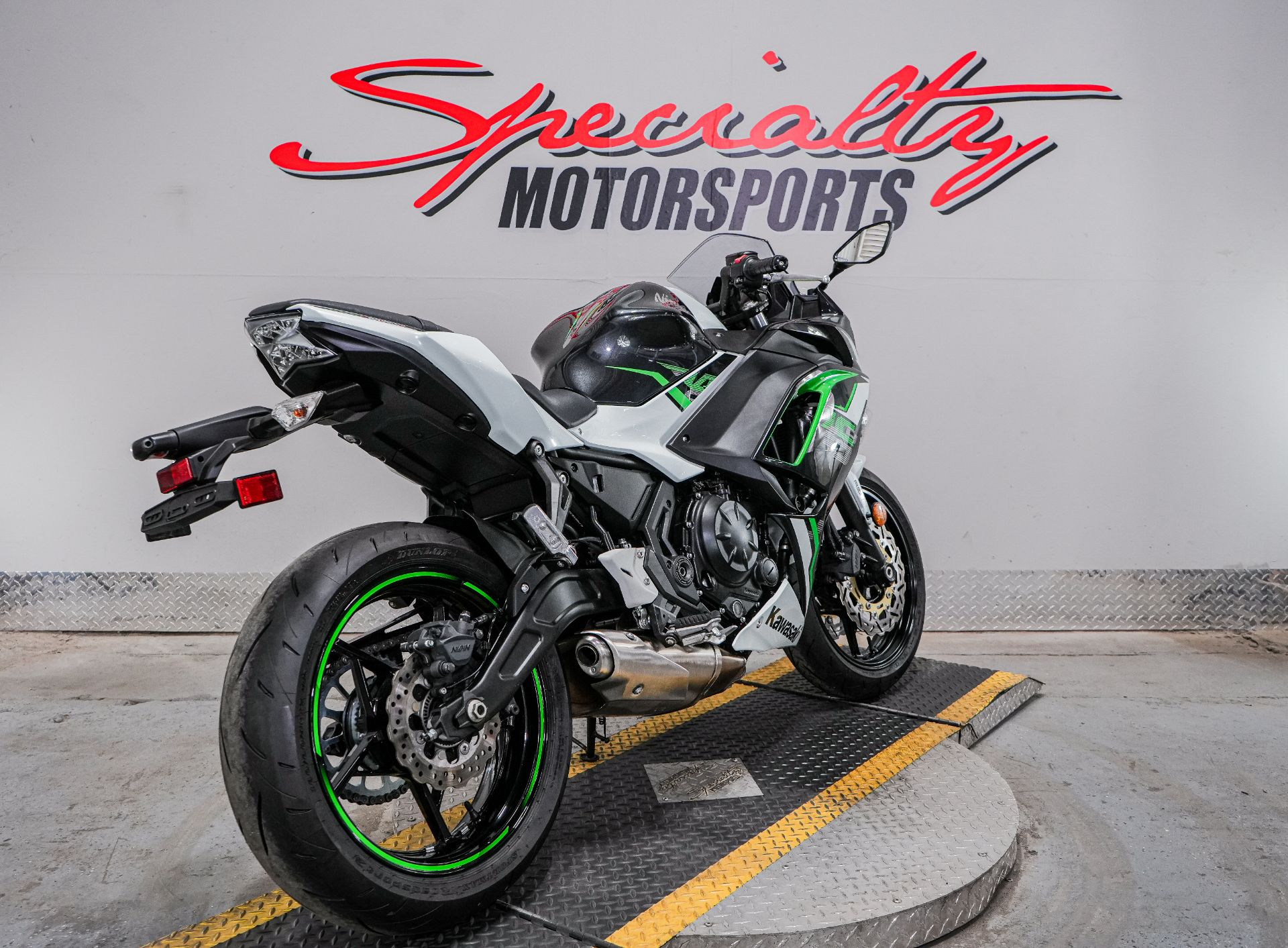 2022 Kawasaki Ninja 650 in Sacramento, California - Photo 2