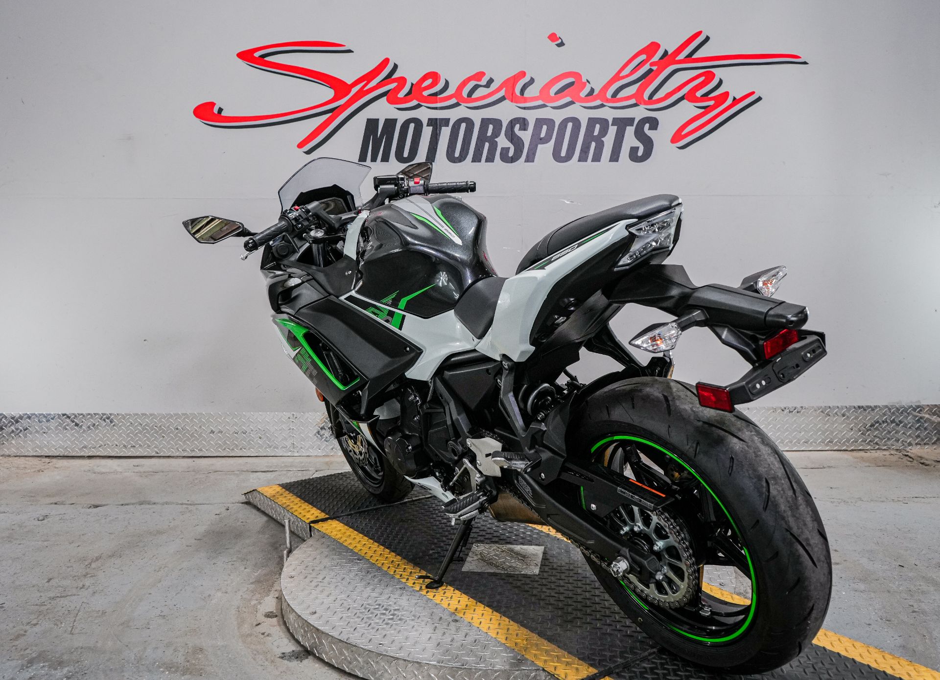 2022 Kawasaki Ninja 650 in Sacramento, California - Photo 3