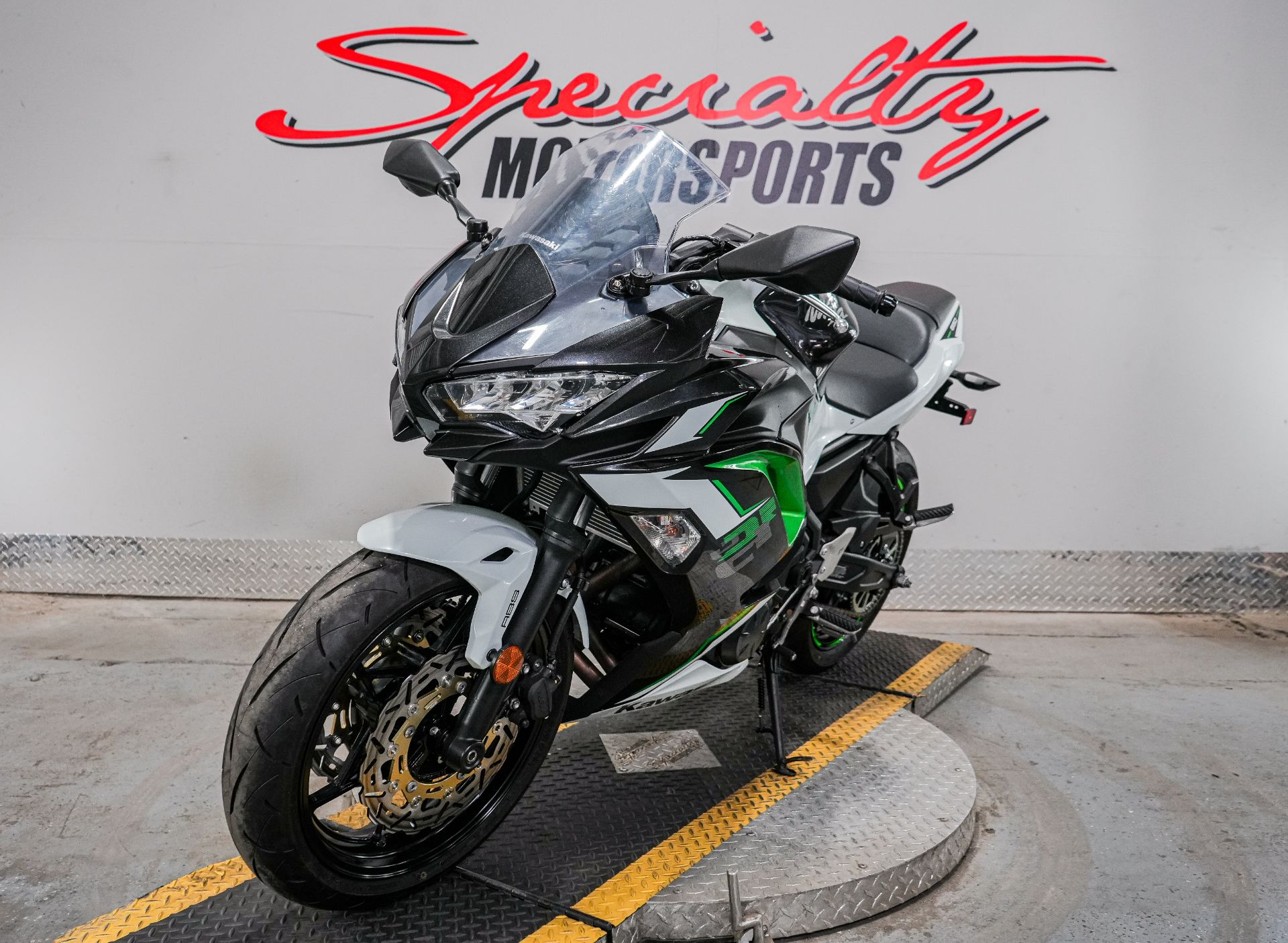 2022 Kawasaki Ninja 650 in Sacramento, California - Photo 6