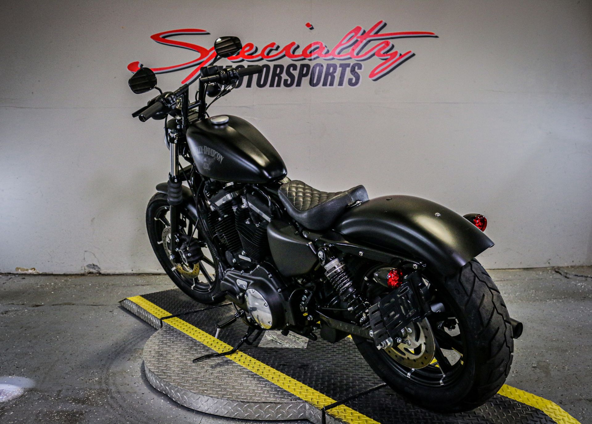 2017 Harley-Davidson Iron 883™ in Sacramento, California - Photo 3