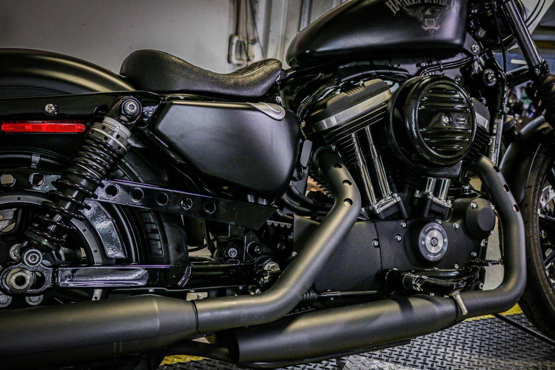 2017 Harley-Davidson Iron 883™ in Sacramento, California - Photo 8