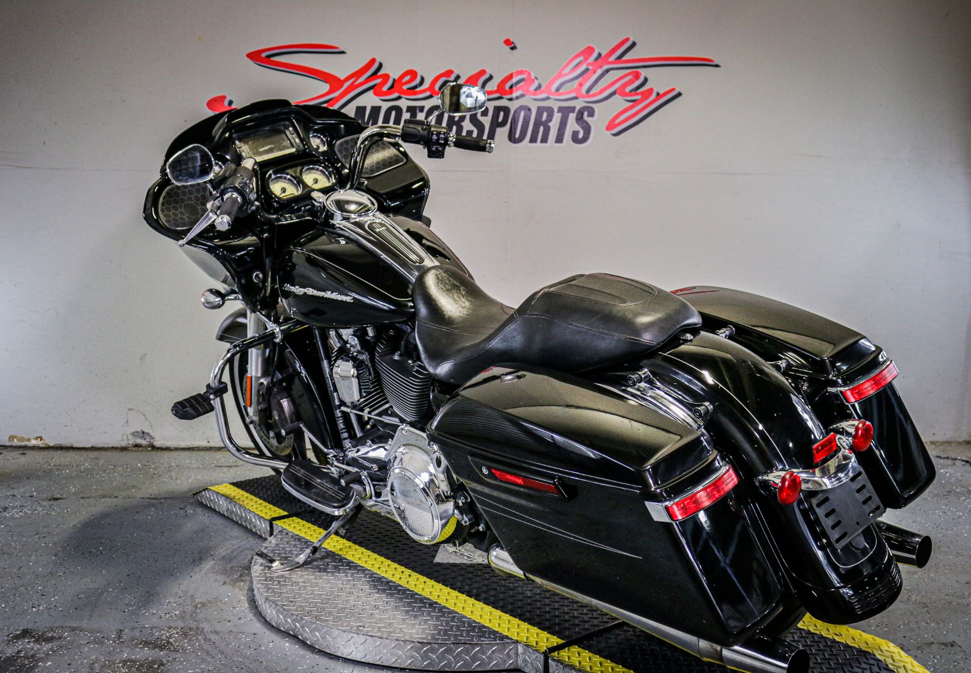 2016 Harley-Davidson Road Glide® Special in Sacramento, California - Photo 3