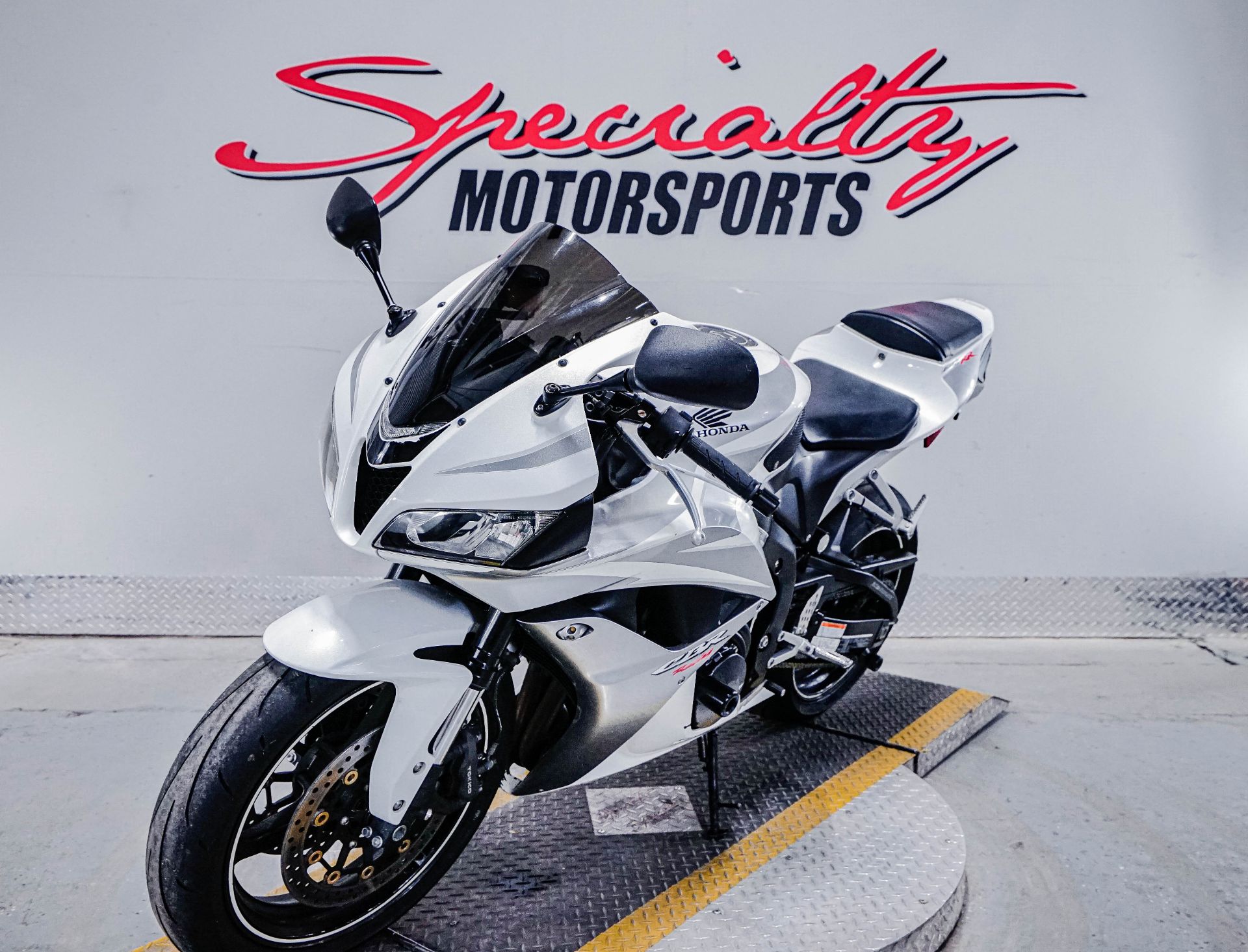 2007 Honda CBR®600RR in Sacramento, California - Photo 6