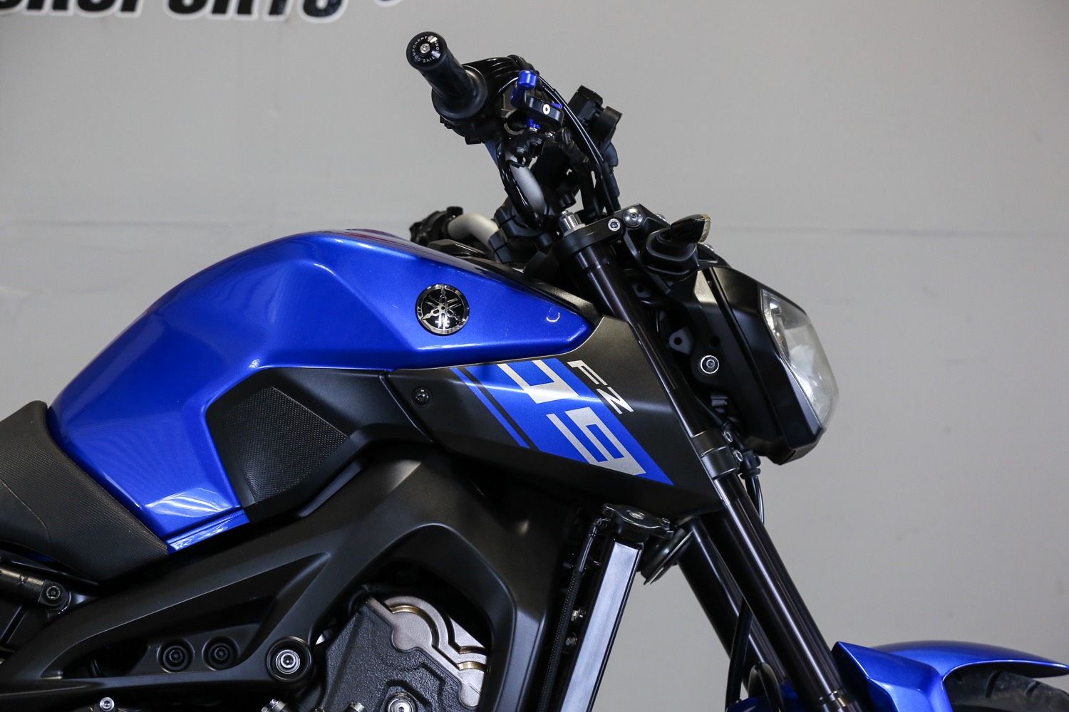 Naked-bike 150 cc, chọn Honda CB150R hay Yamaha MT-15 