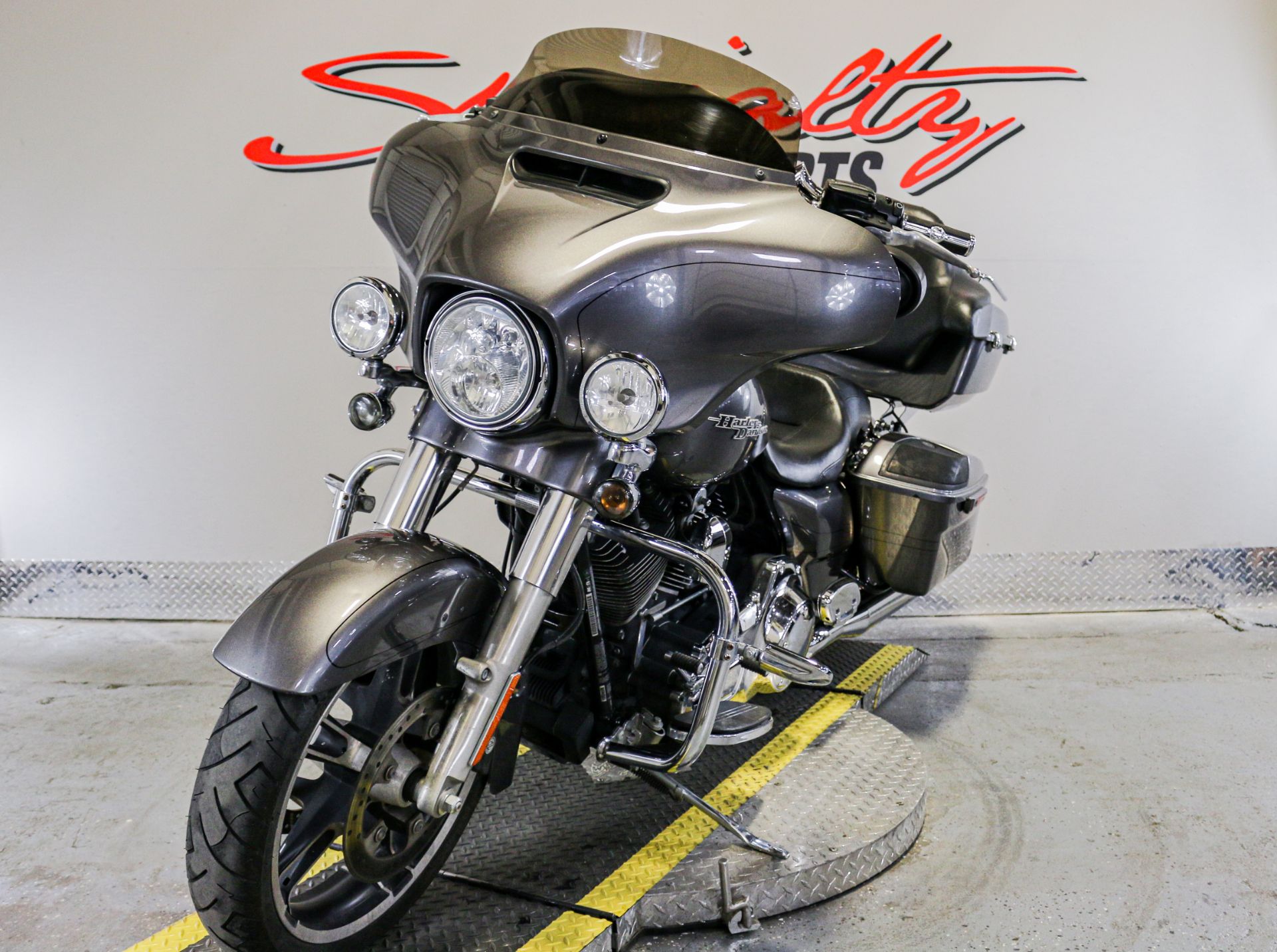 2014 Harley-Davidson Street Glide® Special in Sacramento, California - Photo 5