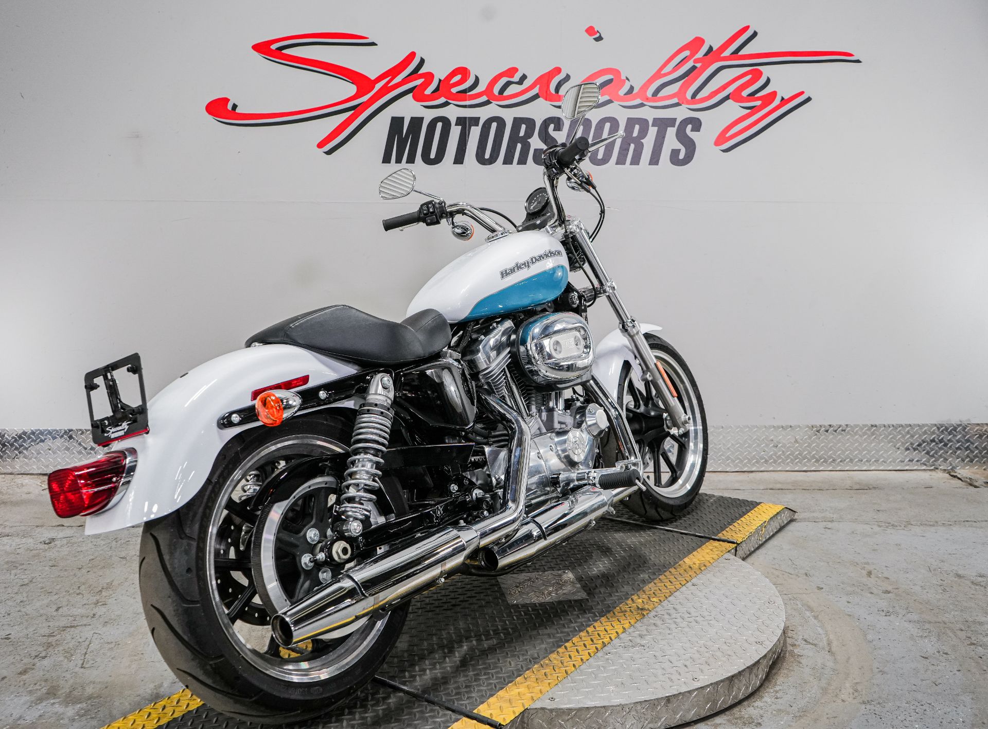 2016 Harley-Davidson SuperLow® in Sacramento, California - Photo 2