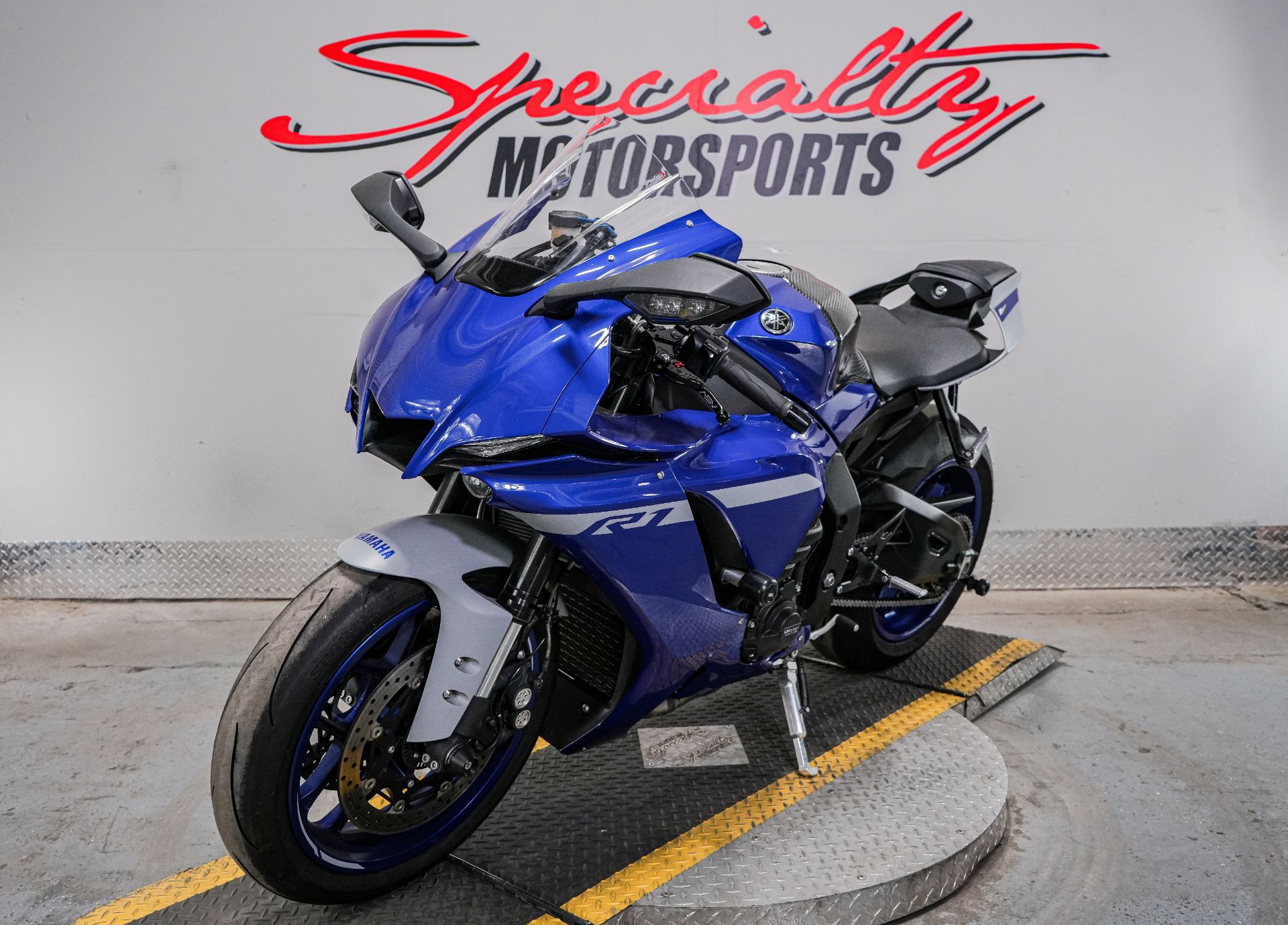 2021 Yamaha YZF-R1 in Sacramento, California - Photo 7