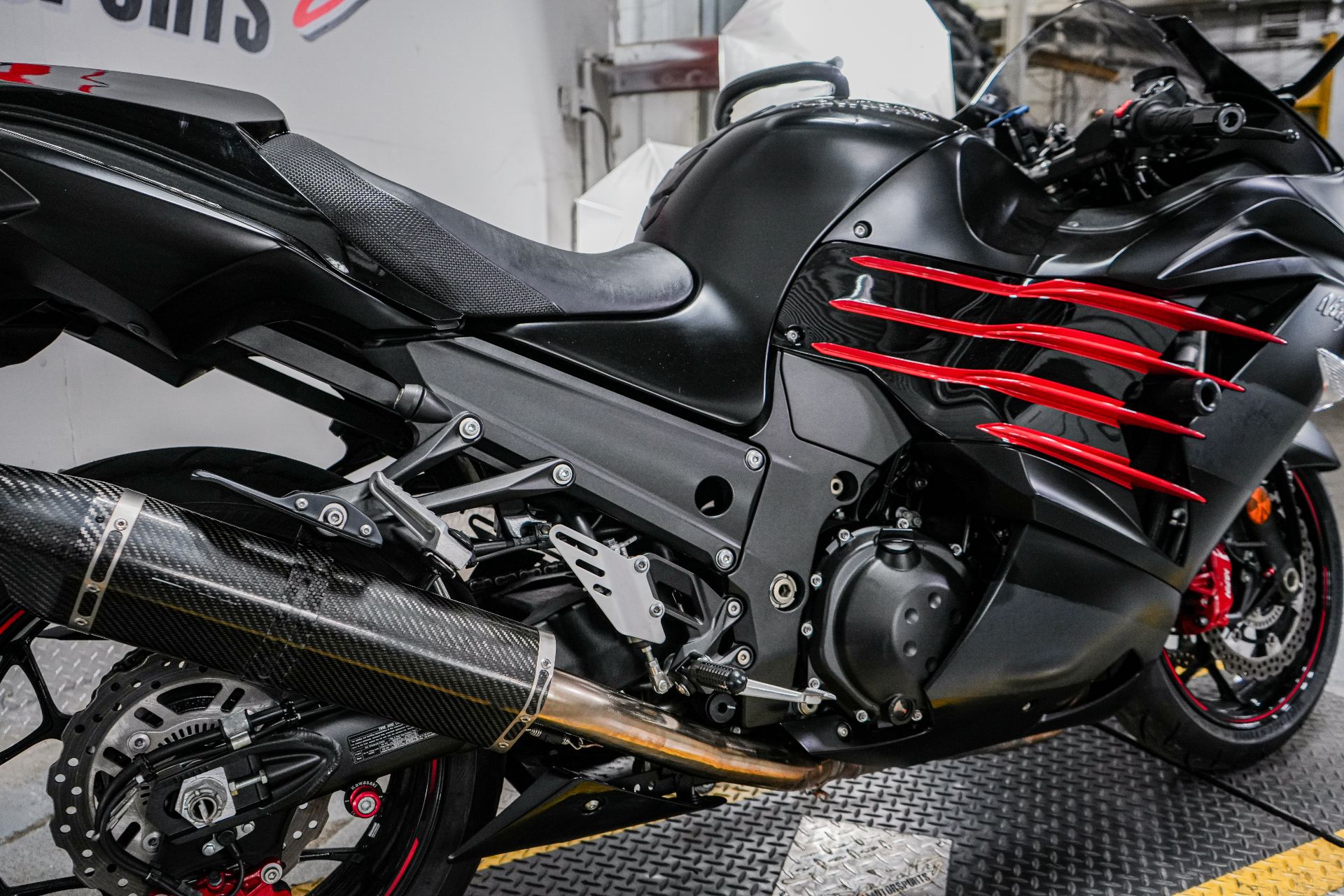 2014 Kawasaki Ninja® ZX™-14R in Sacramento, California - Photo 8