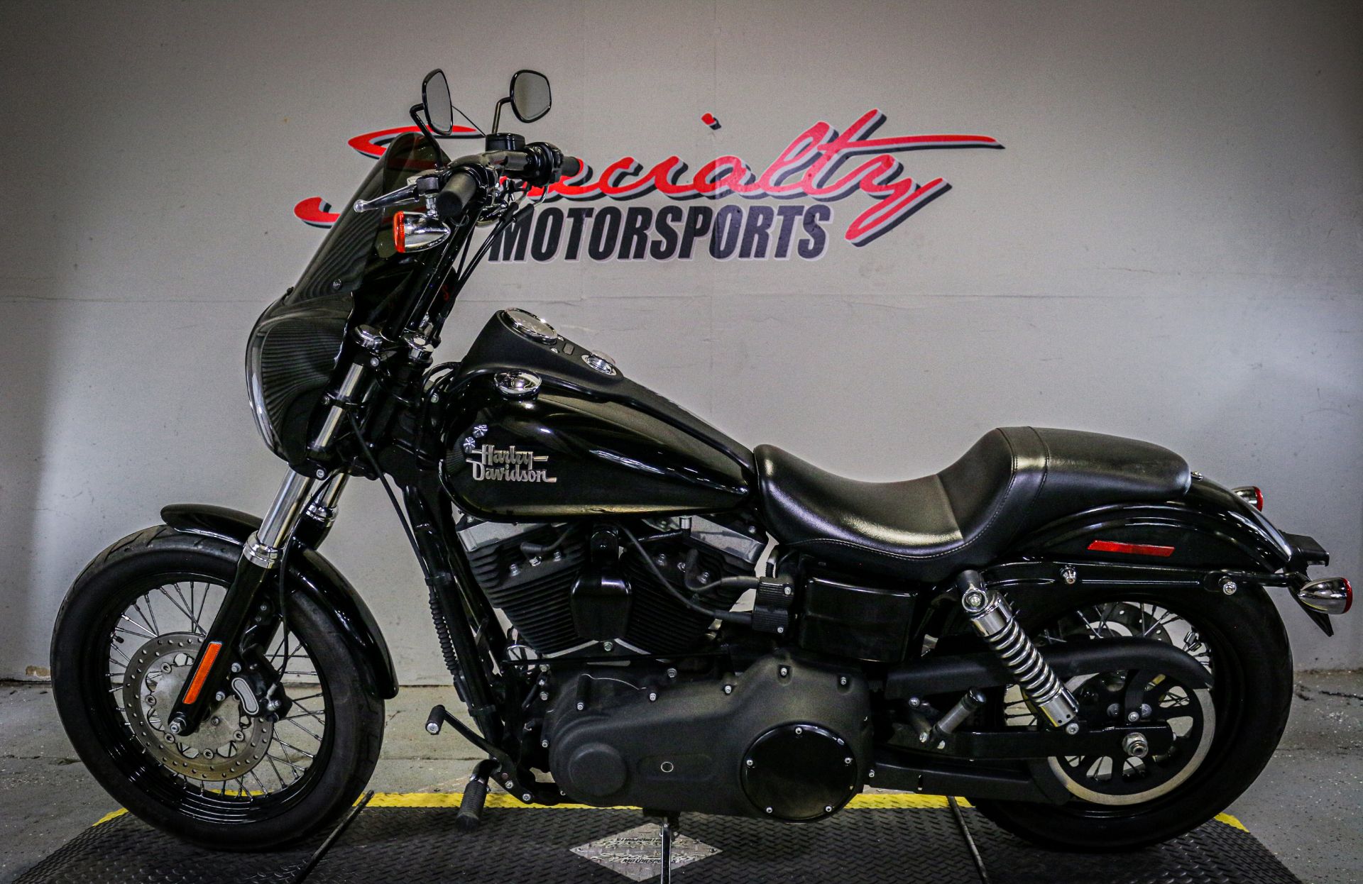 2013 Harley-Davidson Dyna® Street Bob® in Sacramento, California - Photo 4