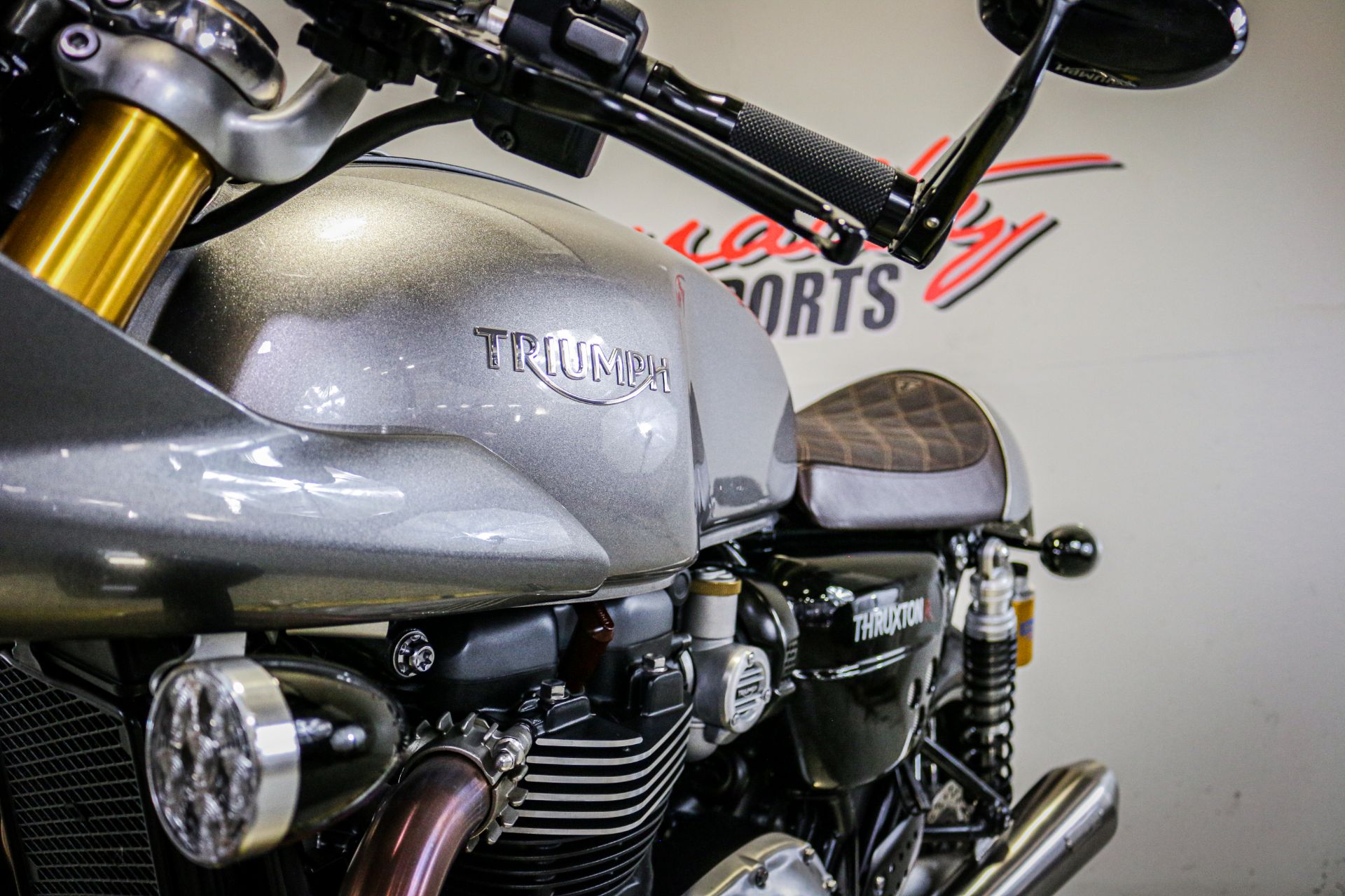 2018 Triumph Thruxton 1200 R in Sacramento, California - Photo 6