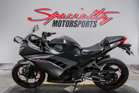 2014 Kawasaki Ninja® 300 ABS SE in Sacramento, California - Photo 4