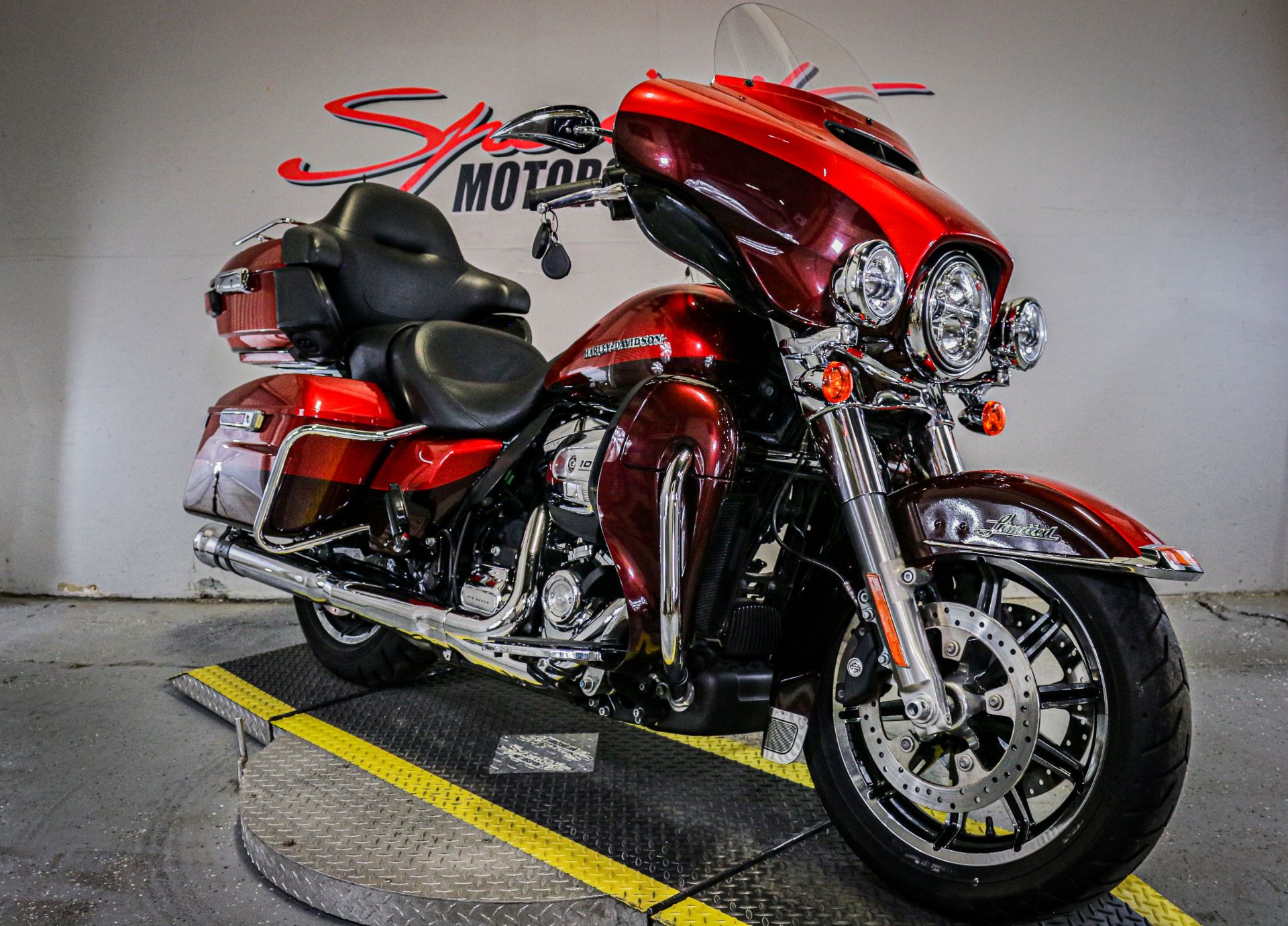 2018 Harley-Davidson Electra Glide® Ultra Classic® in Sacramento, California - Photo 8