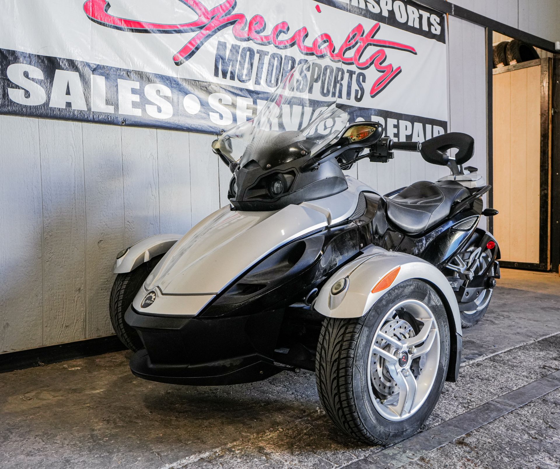 2009 Can-Am Spyder™ GS Roadster with SE5 Transmission (semi auto) in Sacramento, California - Photo 6