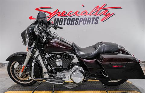 2011 Harley-Davidson Street Glide® in Sacramento, California - Photo 4