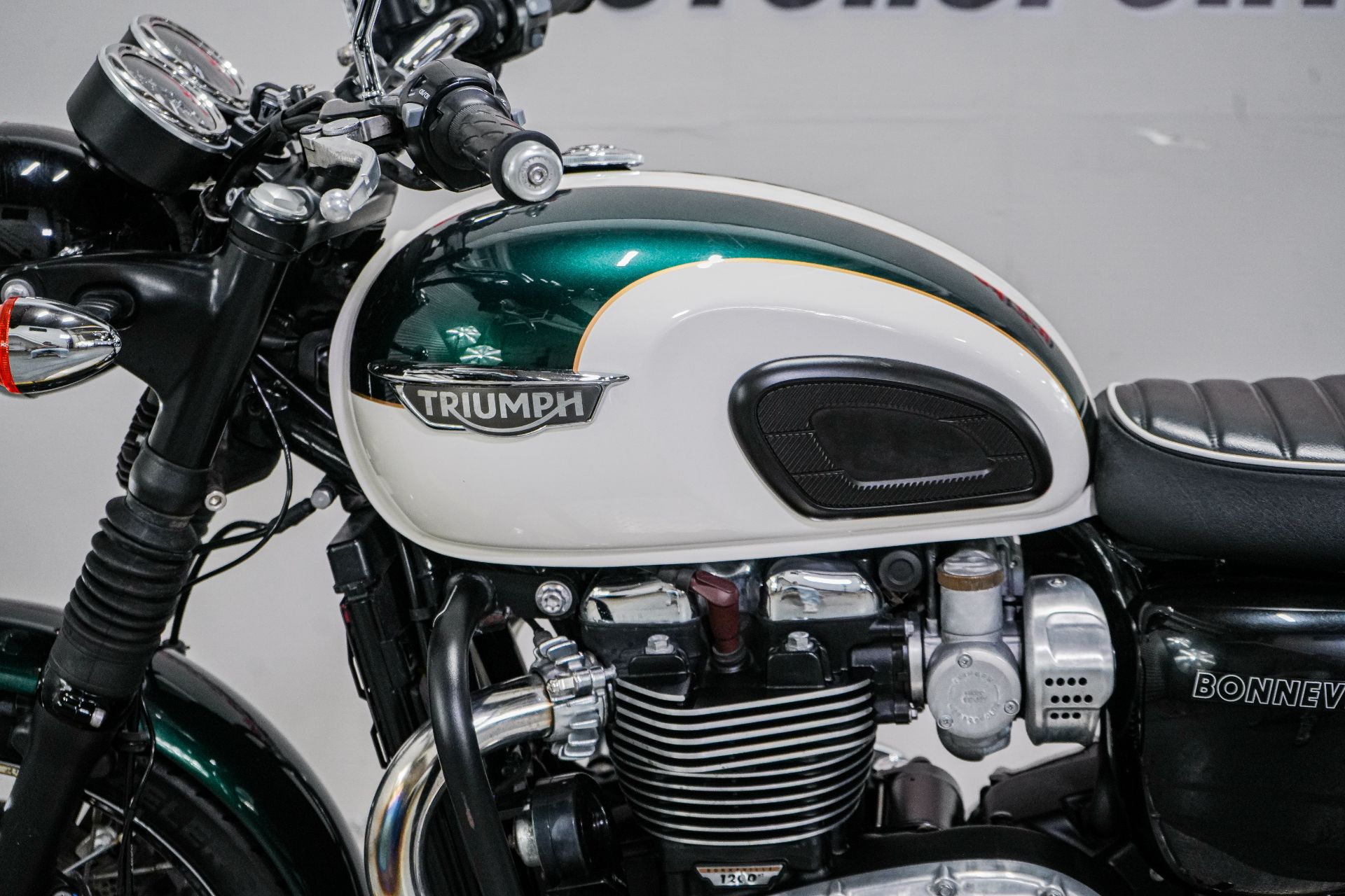 2018 Triumph Bonneville T120 Black in Sacramento, California - Photo 5