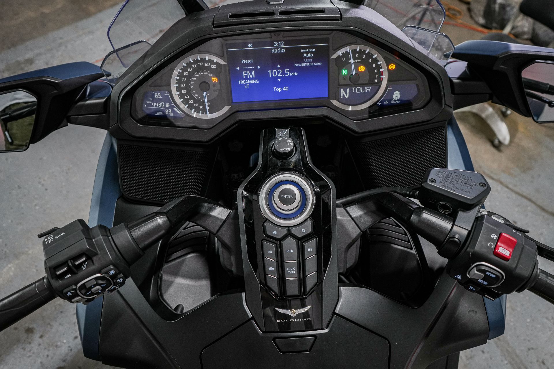 2022 Honda Gold Wing Automatic DCT in Sacramento, California - Photo 10